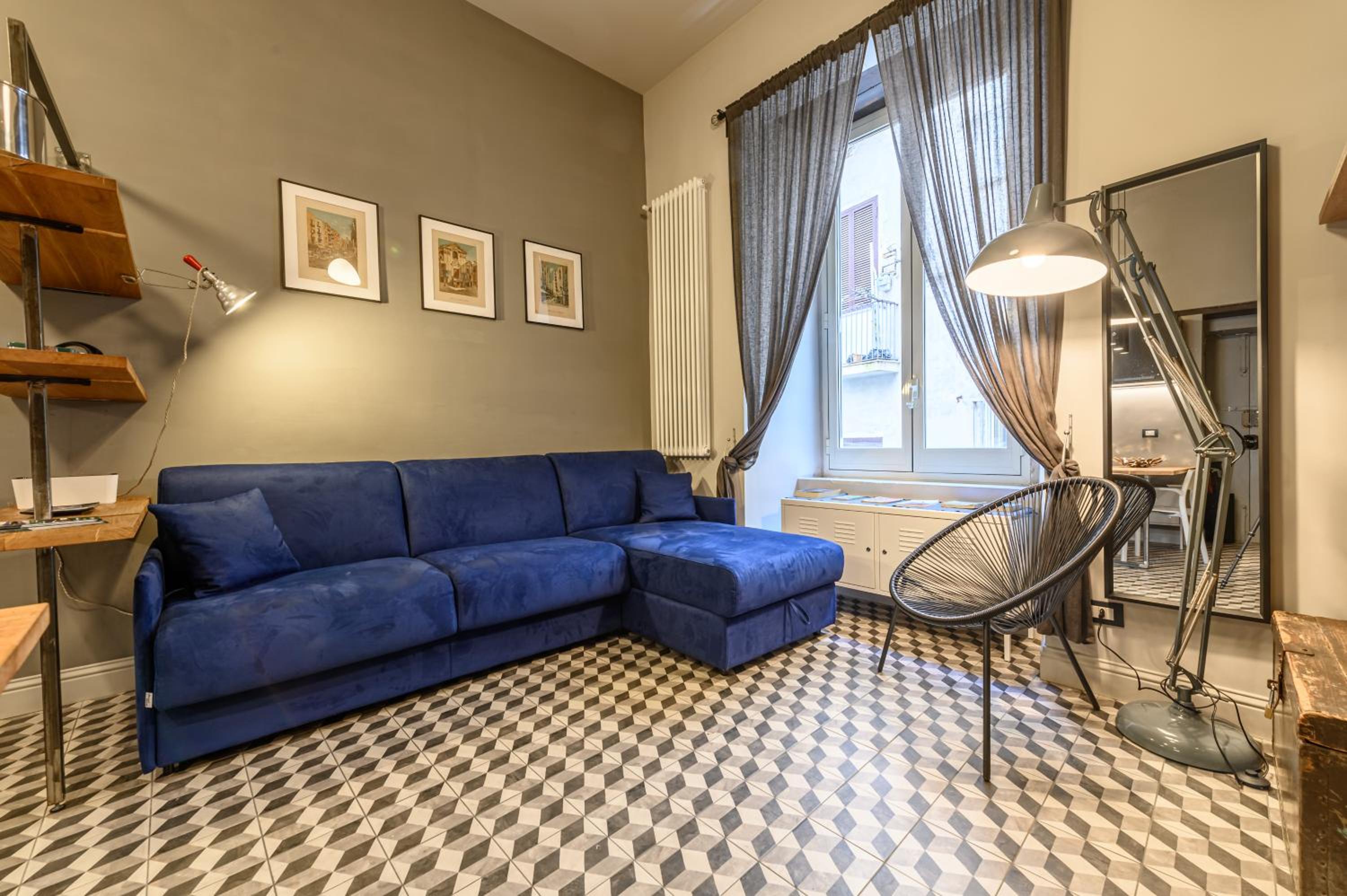 One-Bedroom Apartment