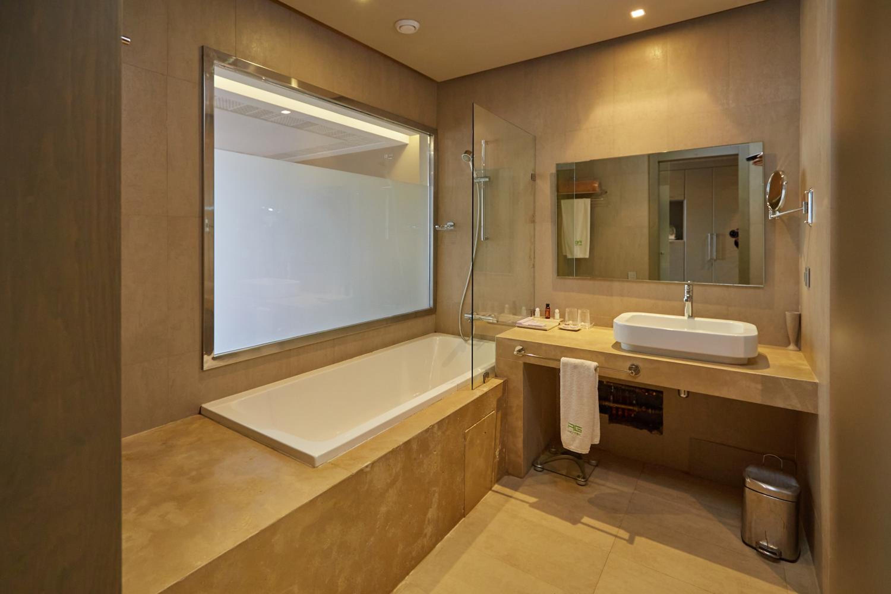 Junior Suite thumbnail 6