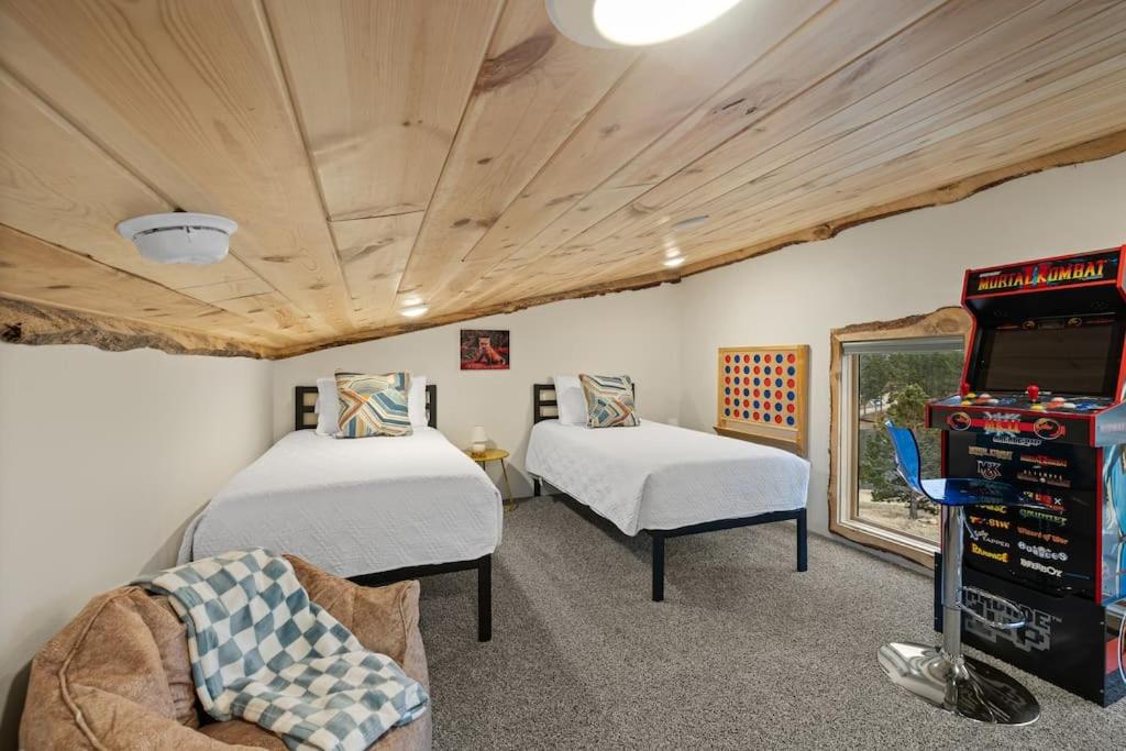 Three-Bedroom House photo 3