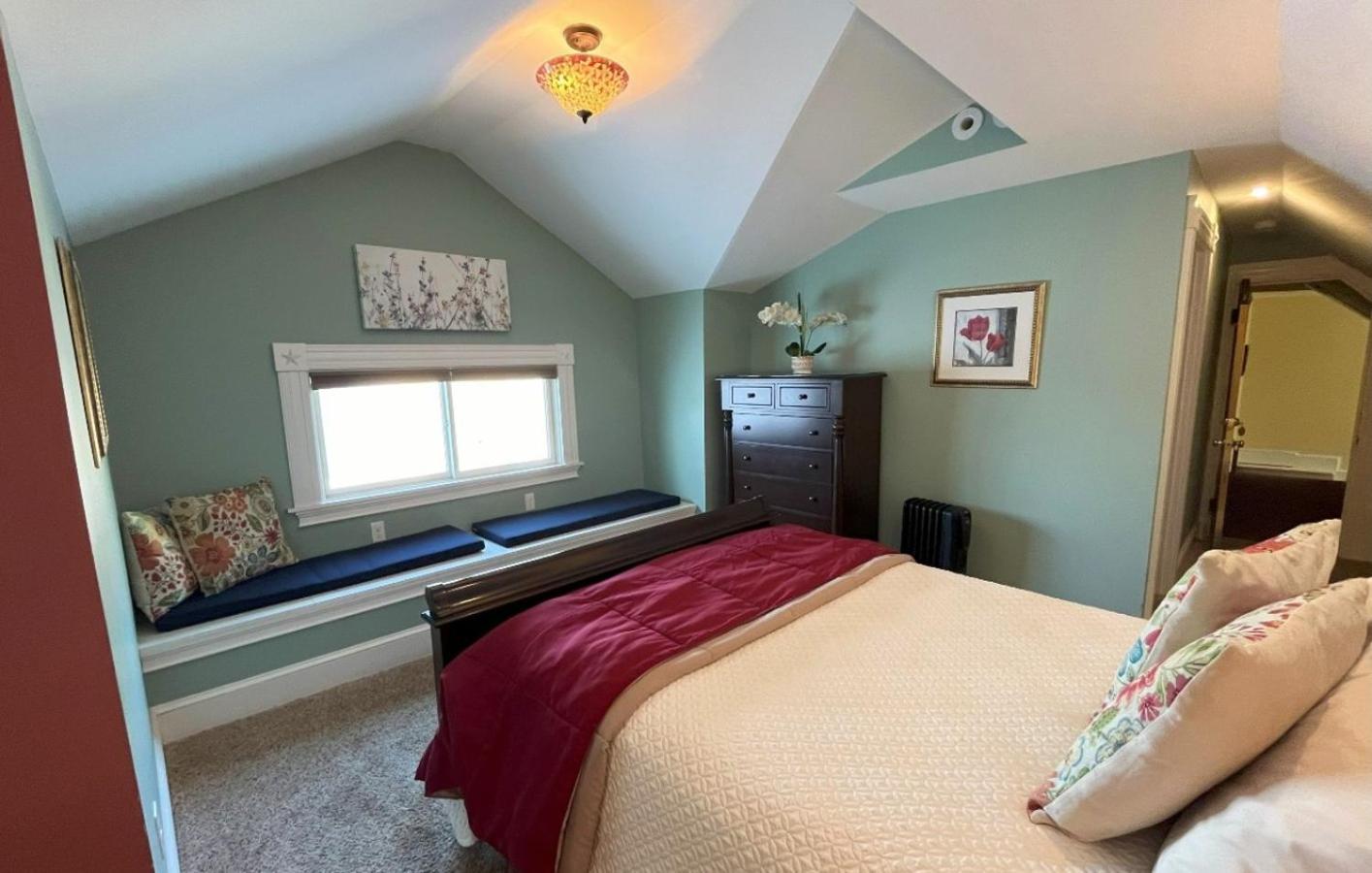Queen Suite - Photo 4