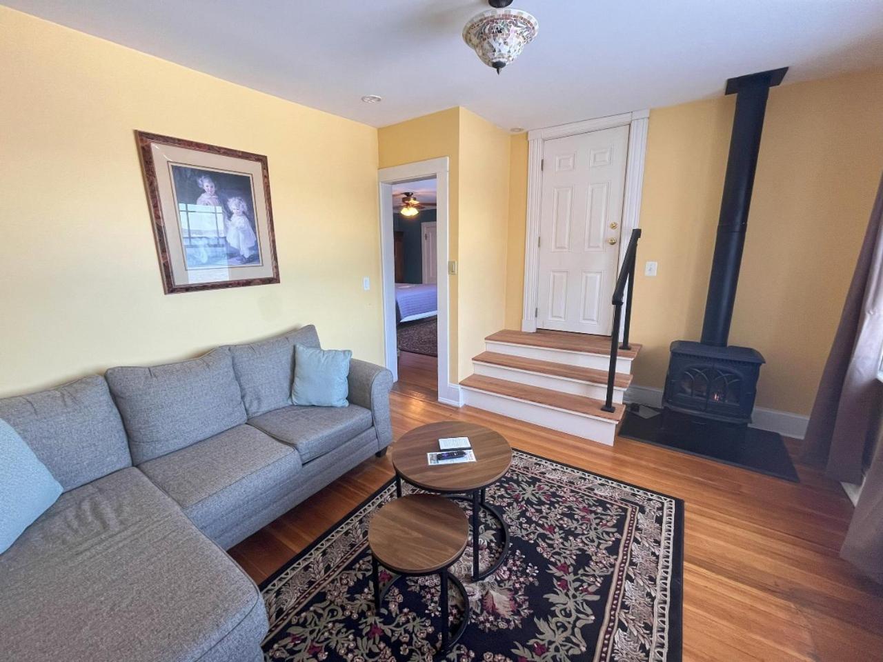 King Suite with Balcony photo 3