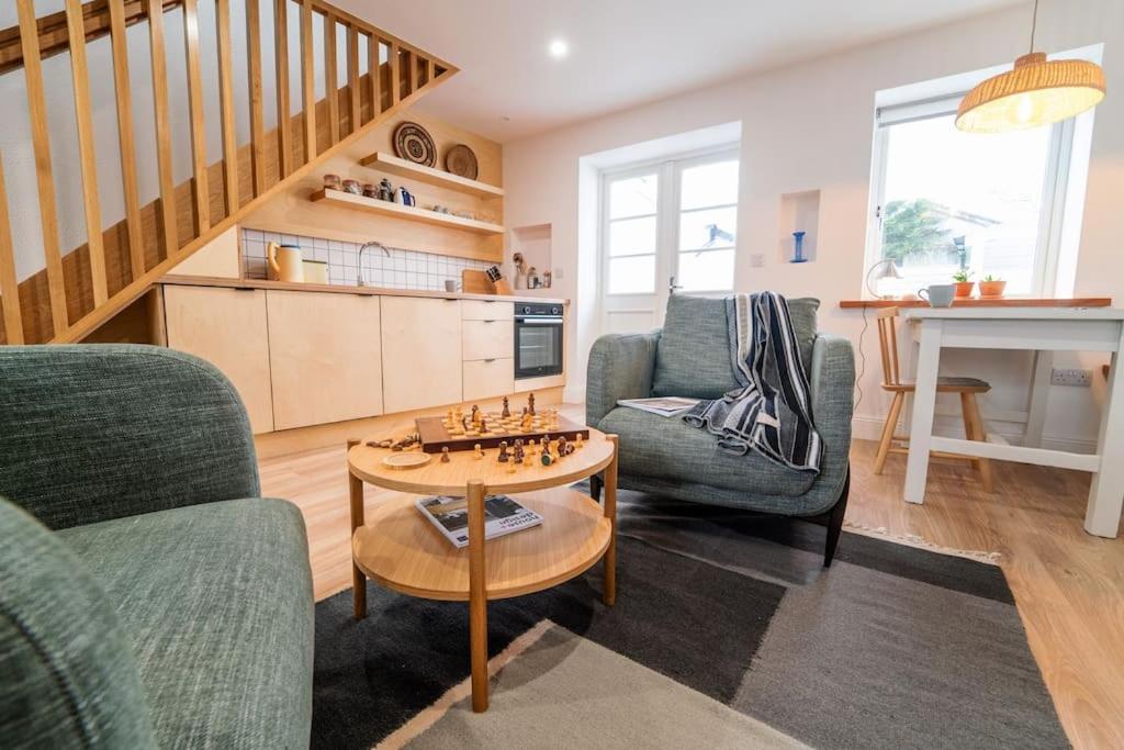 One-Bedroom House photo 1