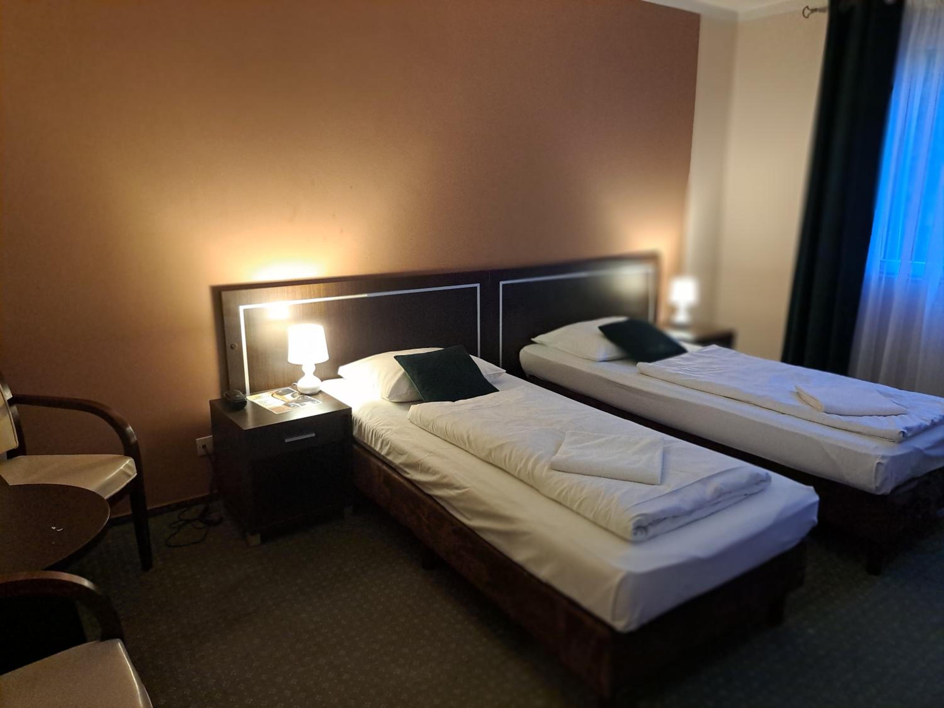 Double or Twin Room - Photo 6