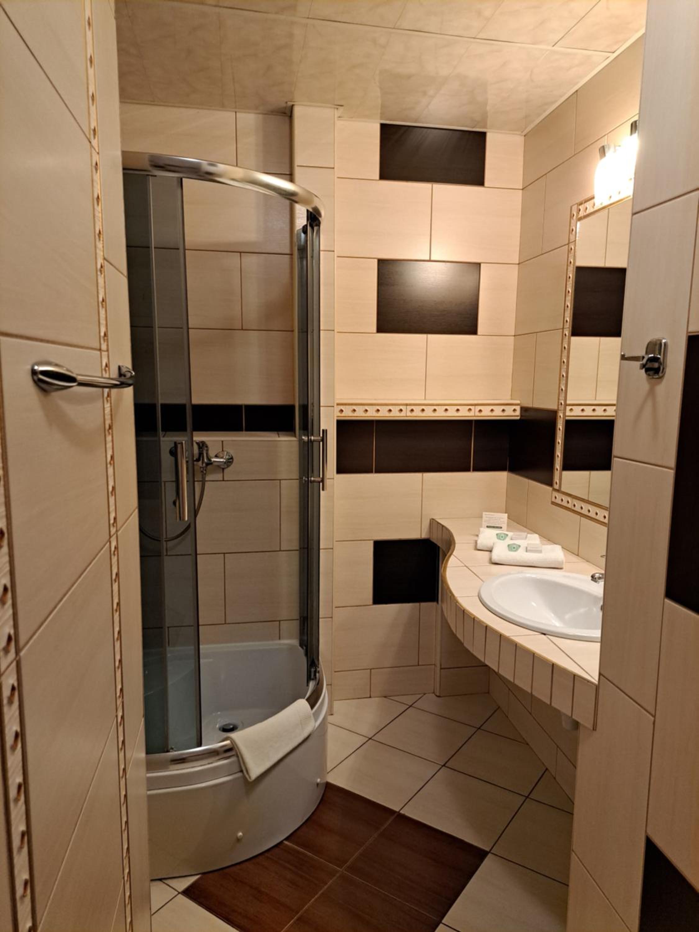 Double or Twin Room - Photo 5