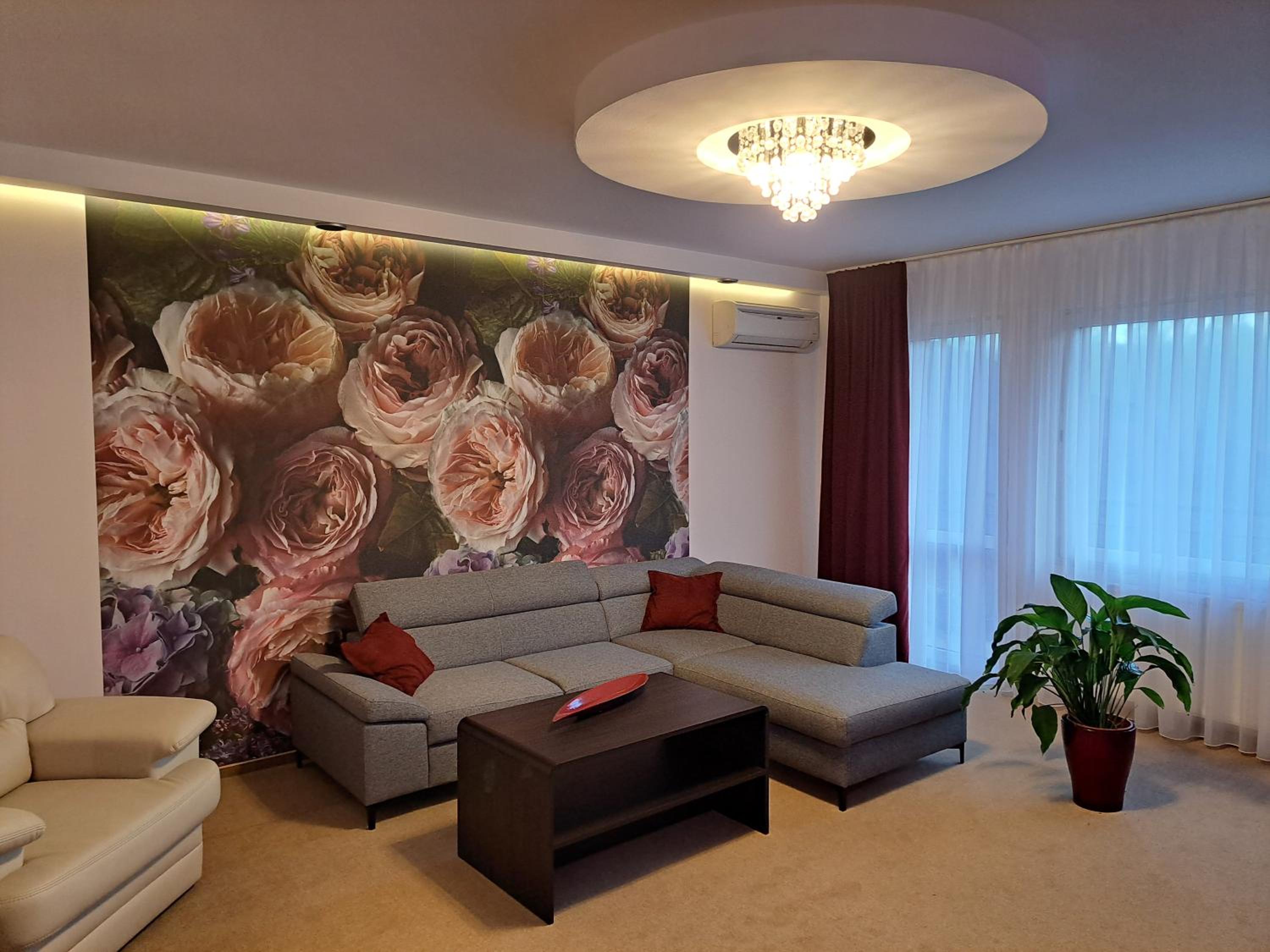 Apartment with Balcony - Photo 9