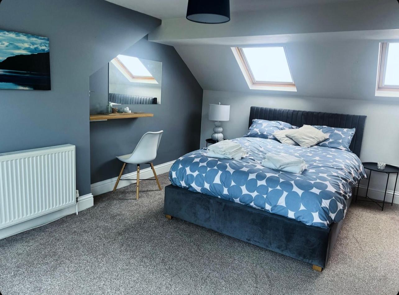 Three-Bedroom House photo 2