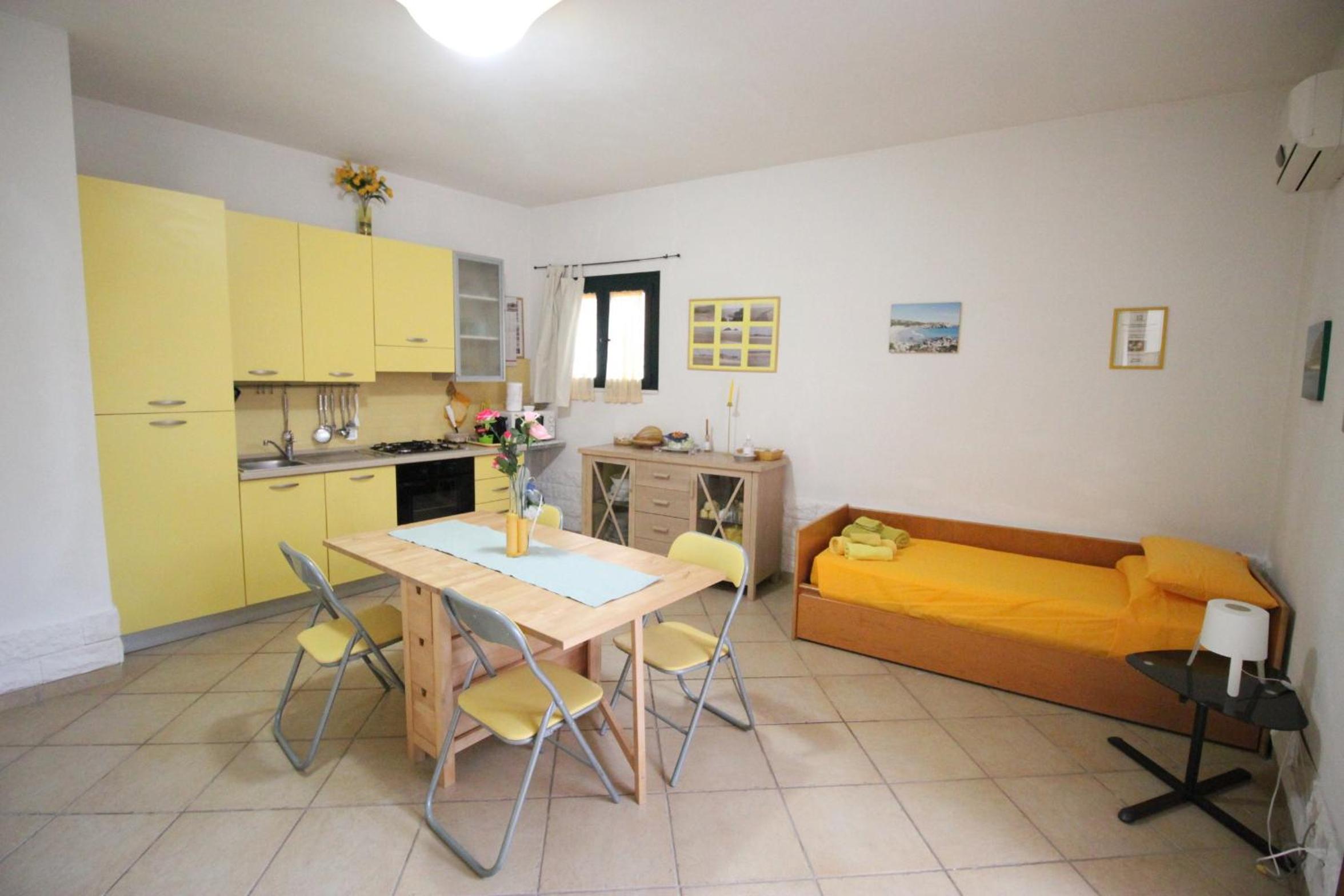 One-Bedroom House photo 1