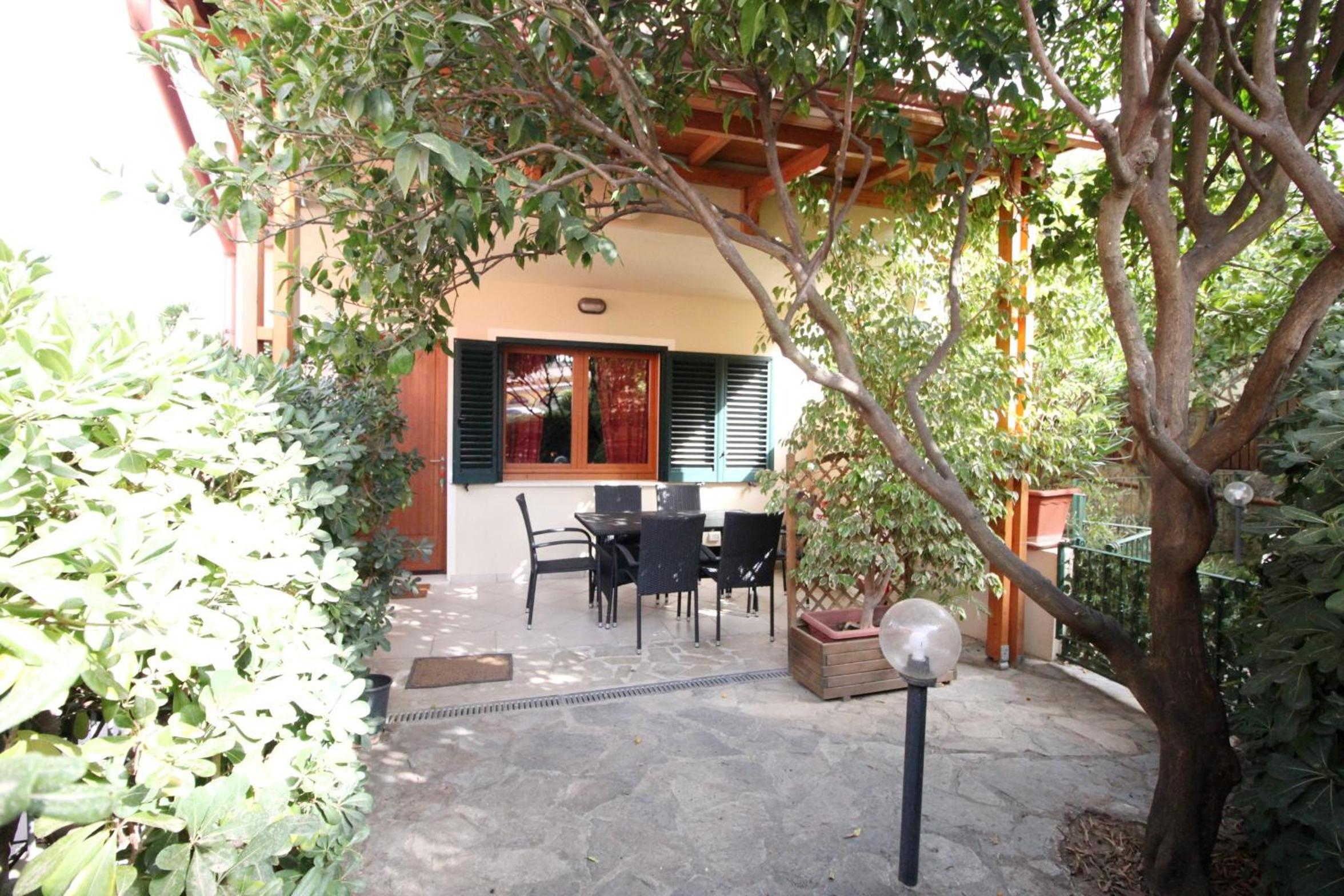 Two-Bedroom Townhouse photo 2