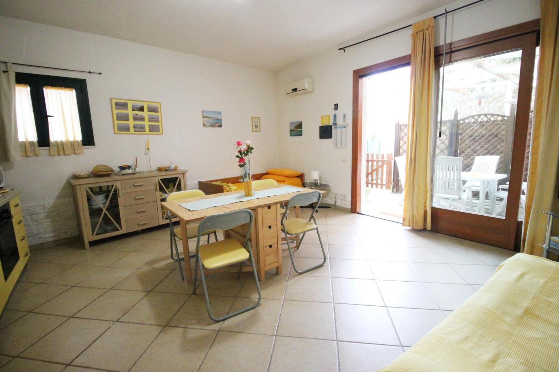 One-Bedroom House photo 2
