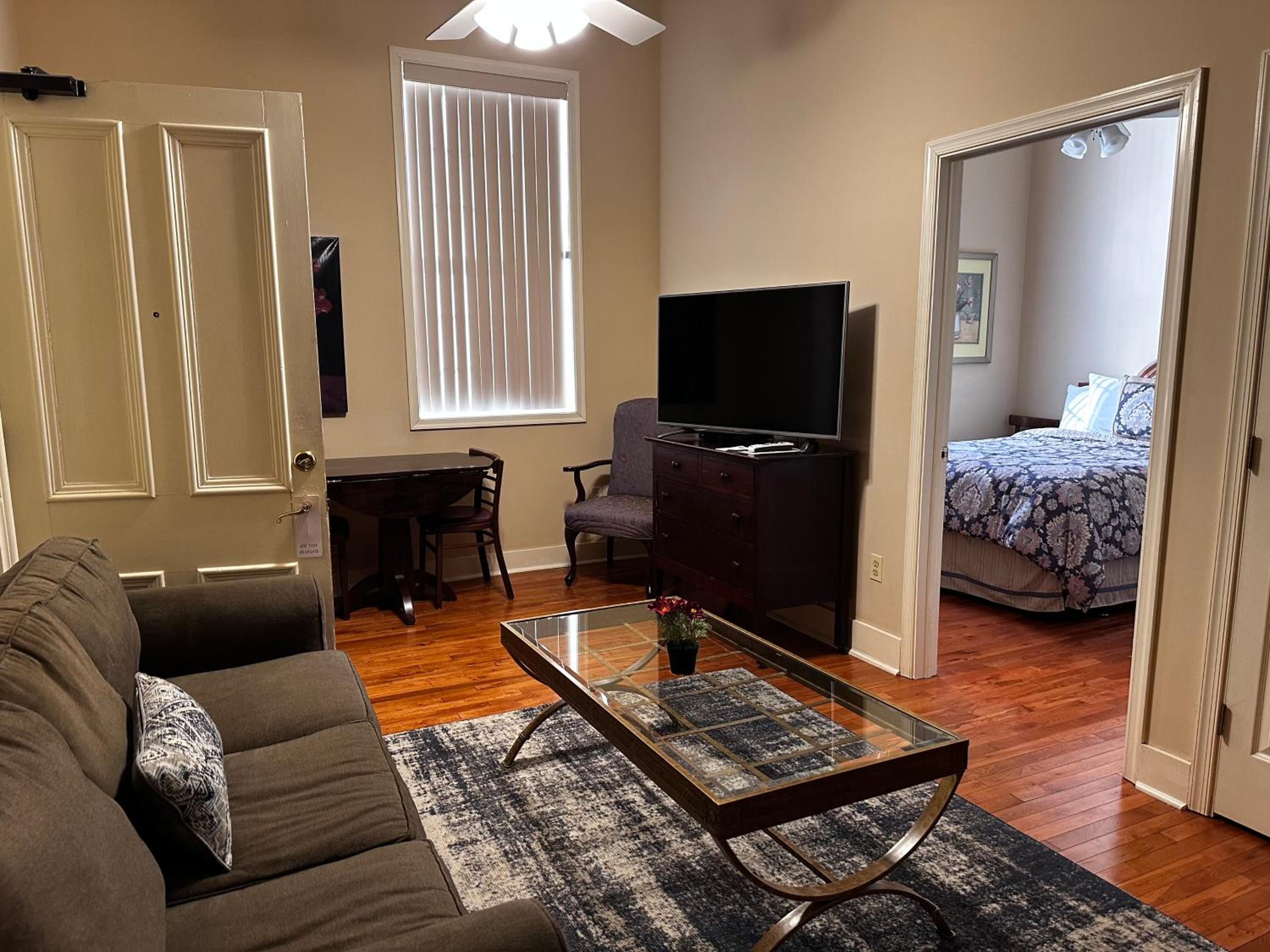 Deluxe Apartment - Photo 2