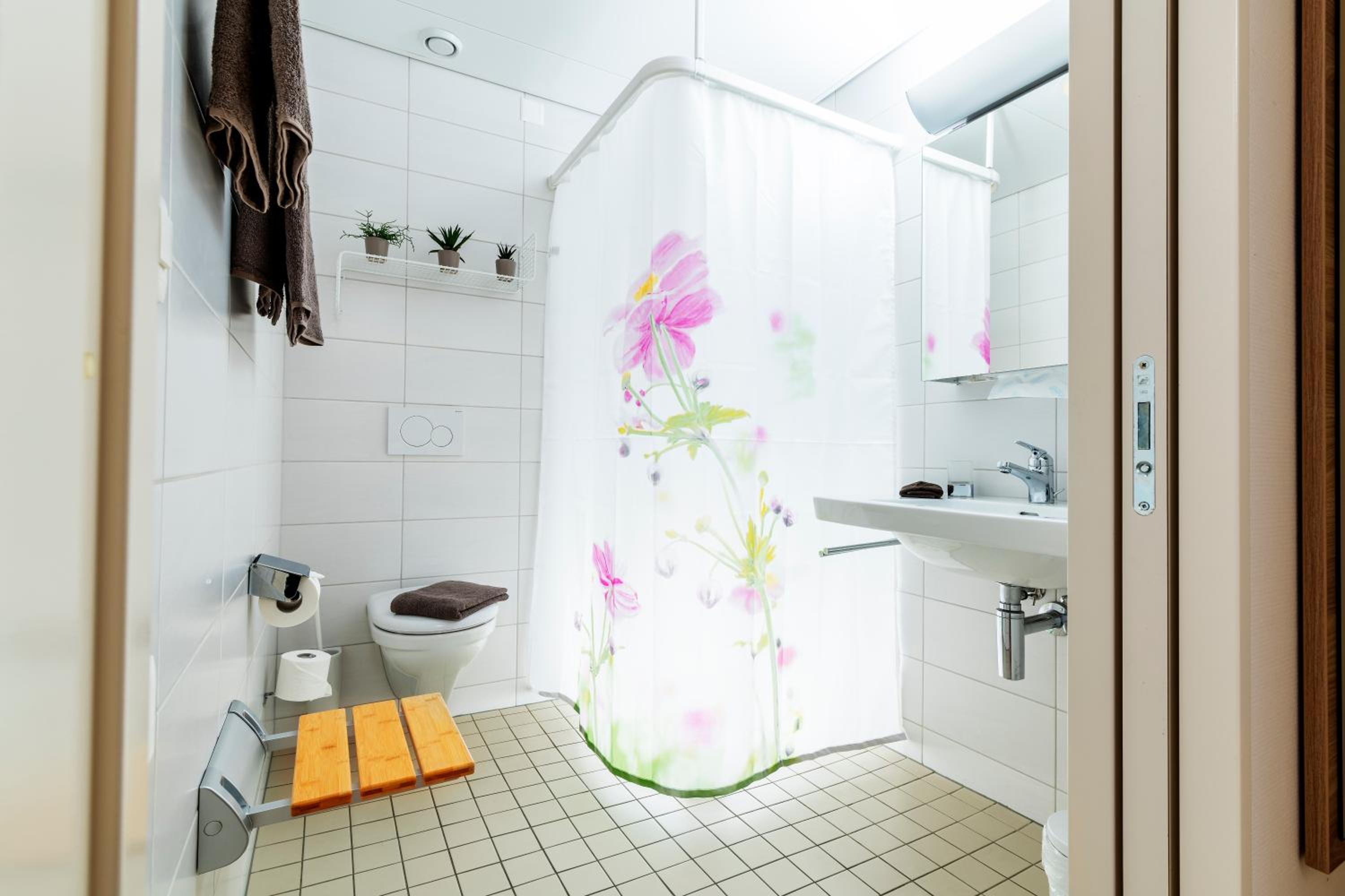 Double Room with Lake View - Photo 2