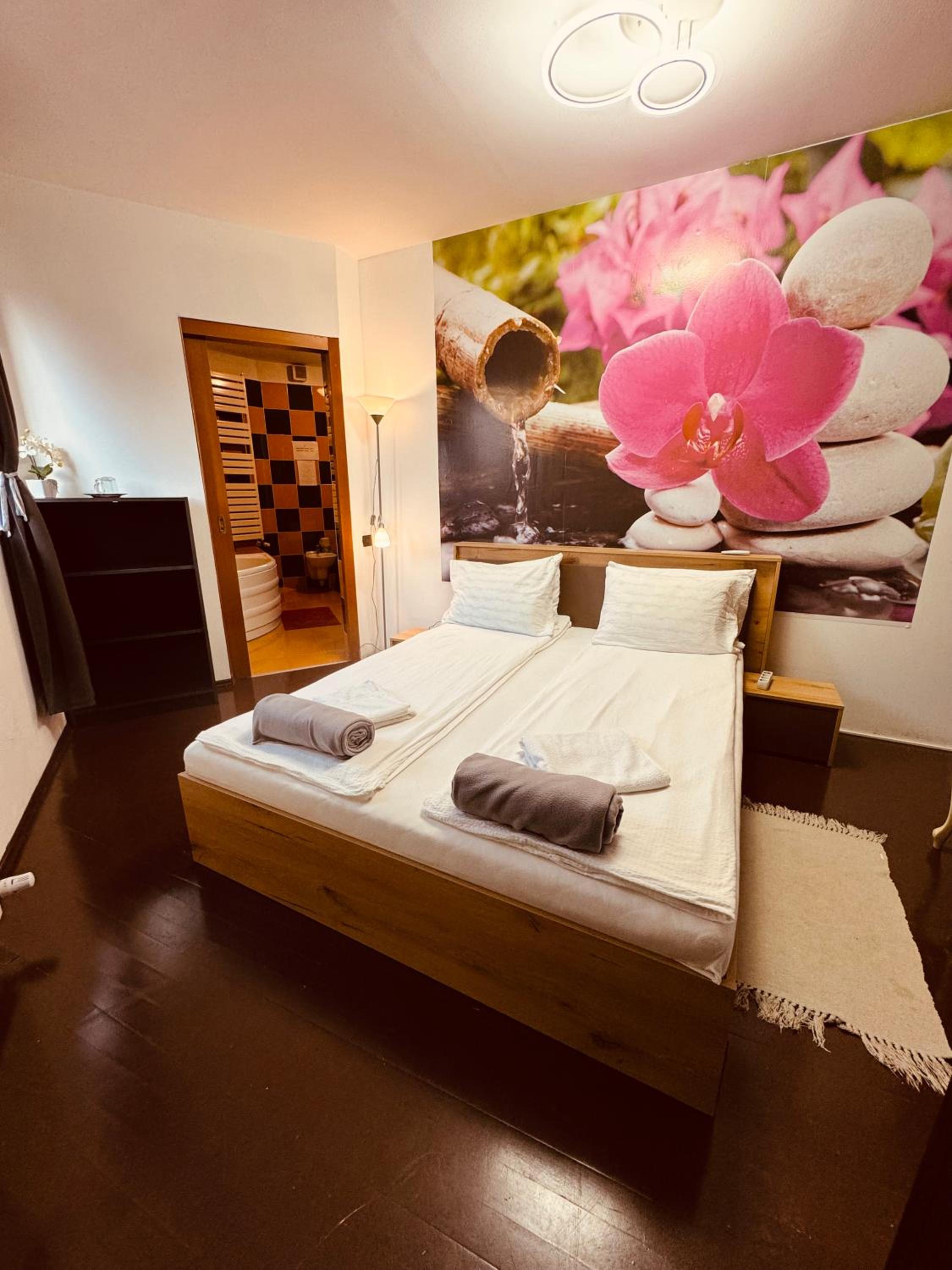 Double Room with Private Bathroom photo 1
