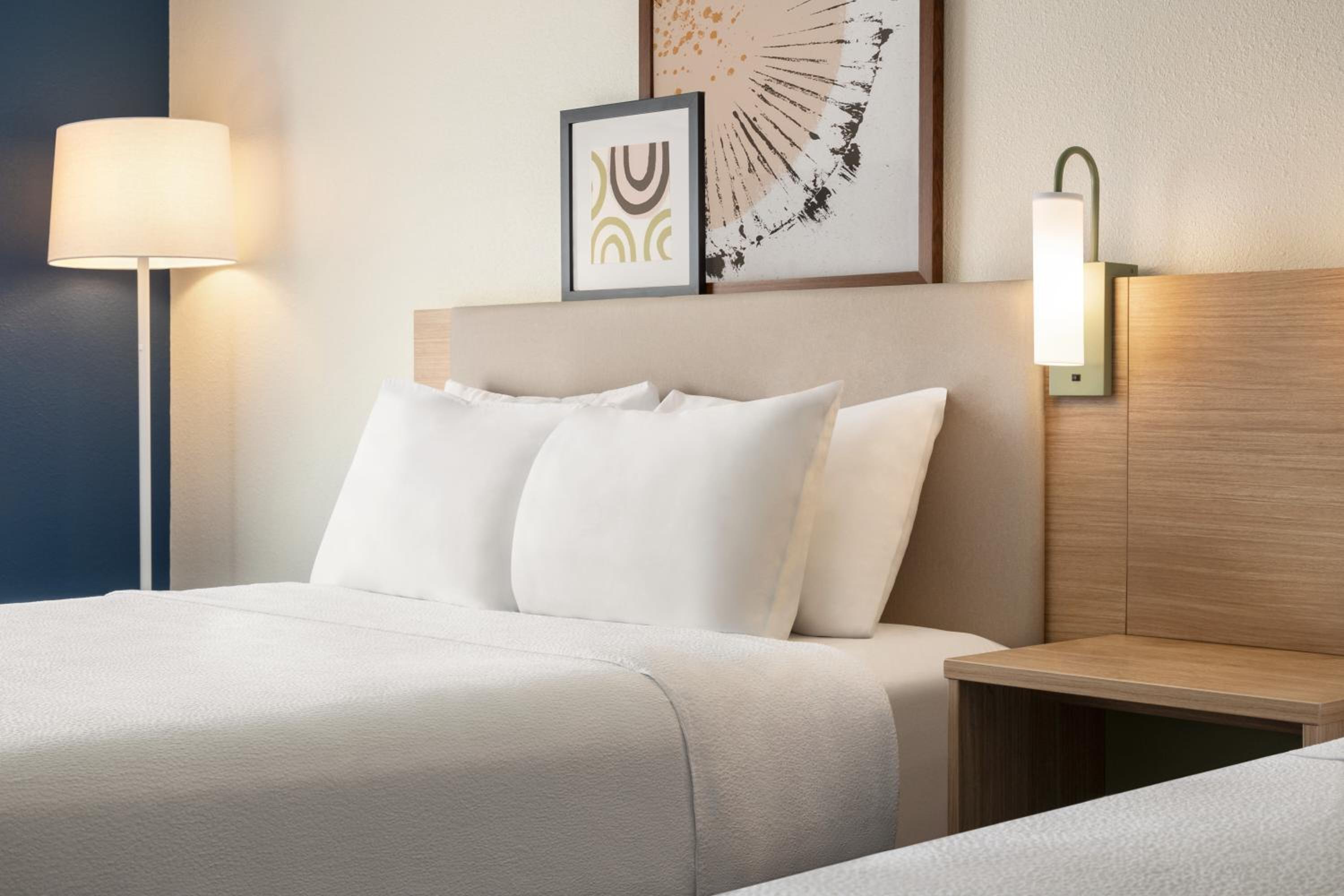 Queen Room with Two Queen Beds and Mobility Accessible Tub