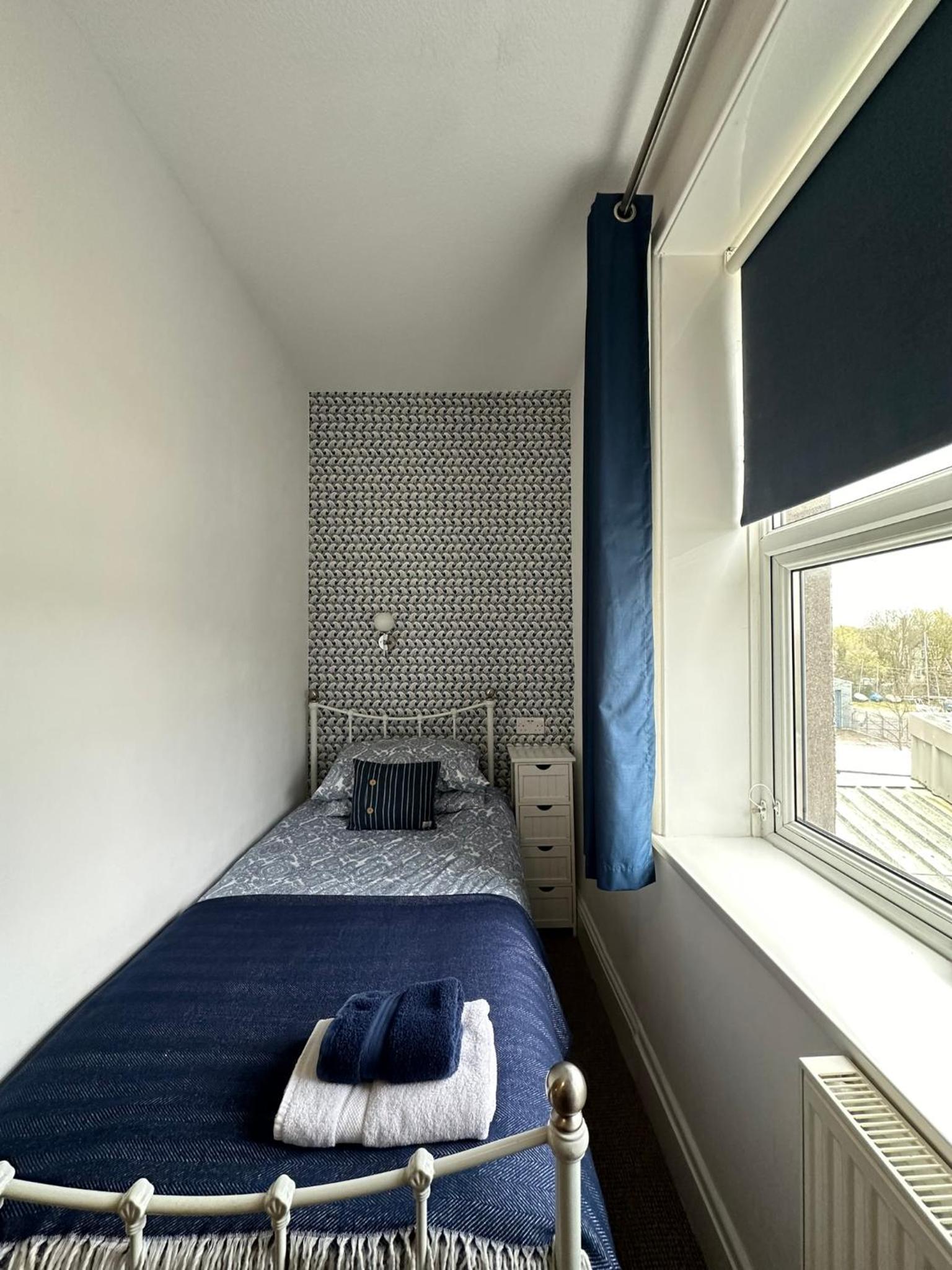 Budget Twin Room photo 3