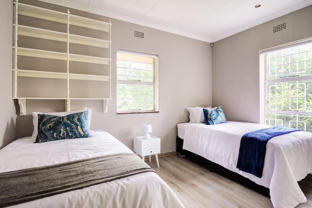 Four-Bedroom House photo 3