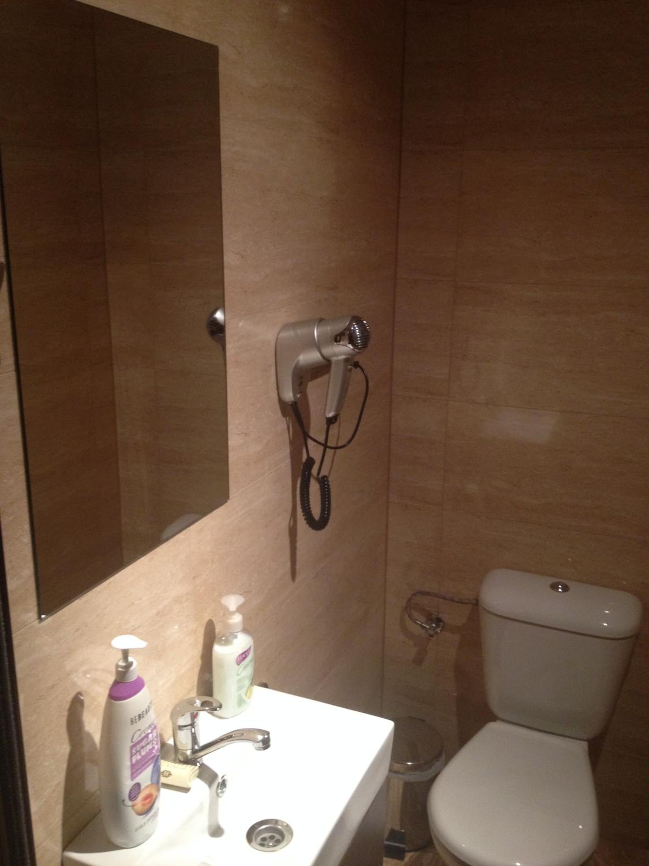 Double Room - Photo 23