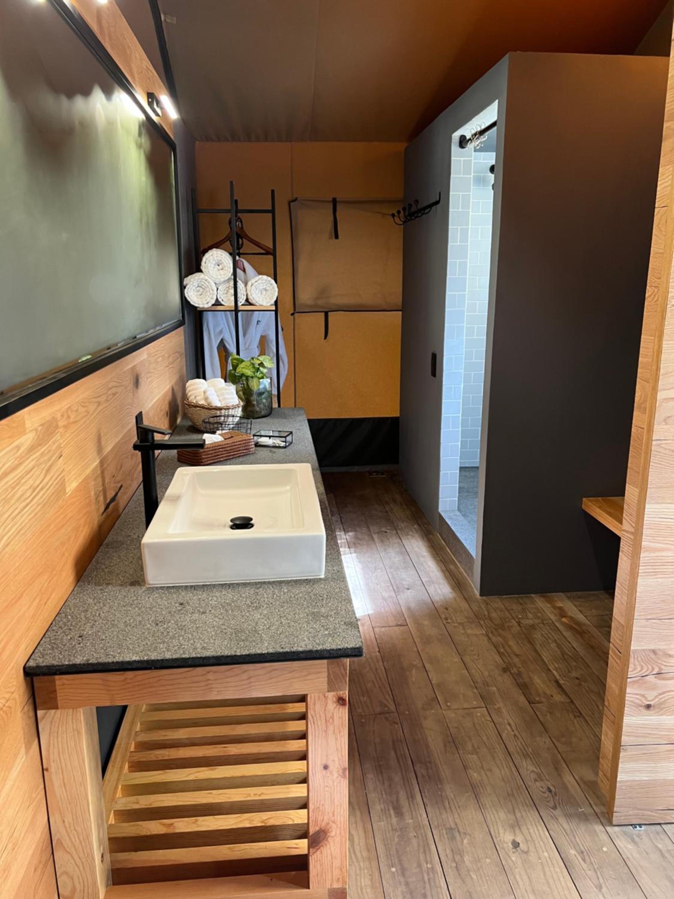 Standard Double Suite - Photo 9