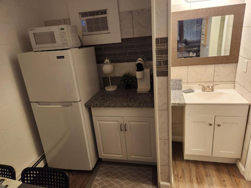 Budget Double Room - Photo 2