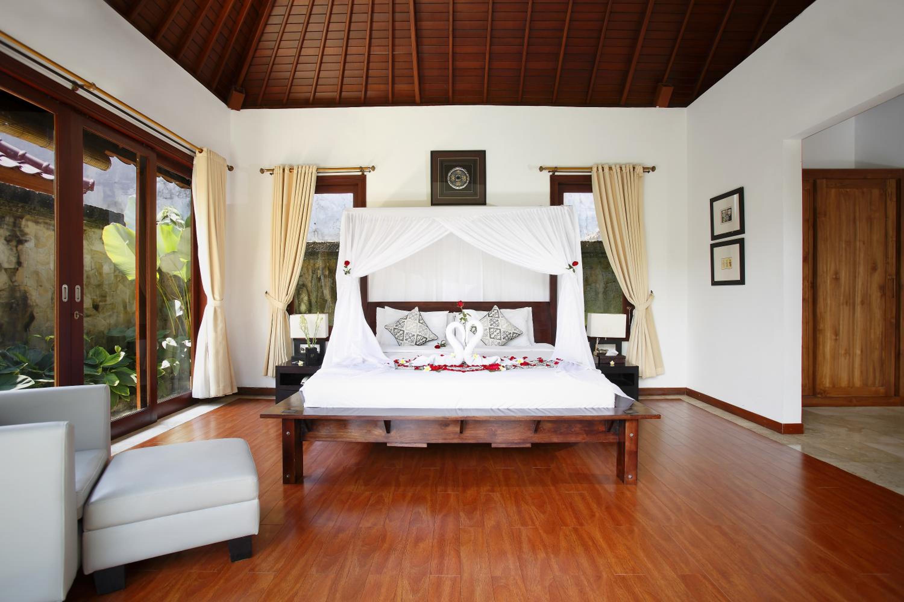 One-Bedroom Villa with Private Pool - Photo 10