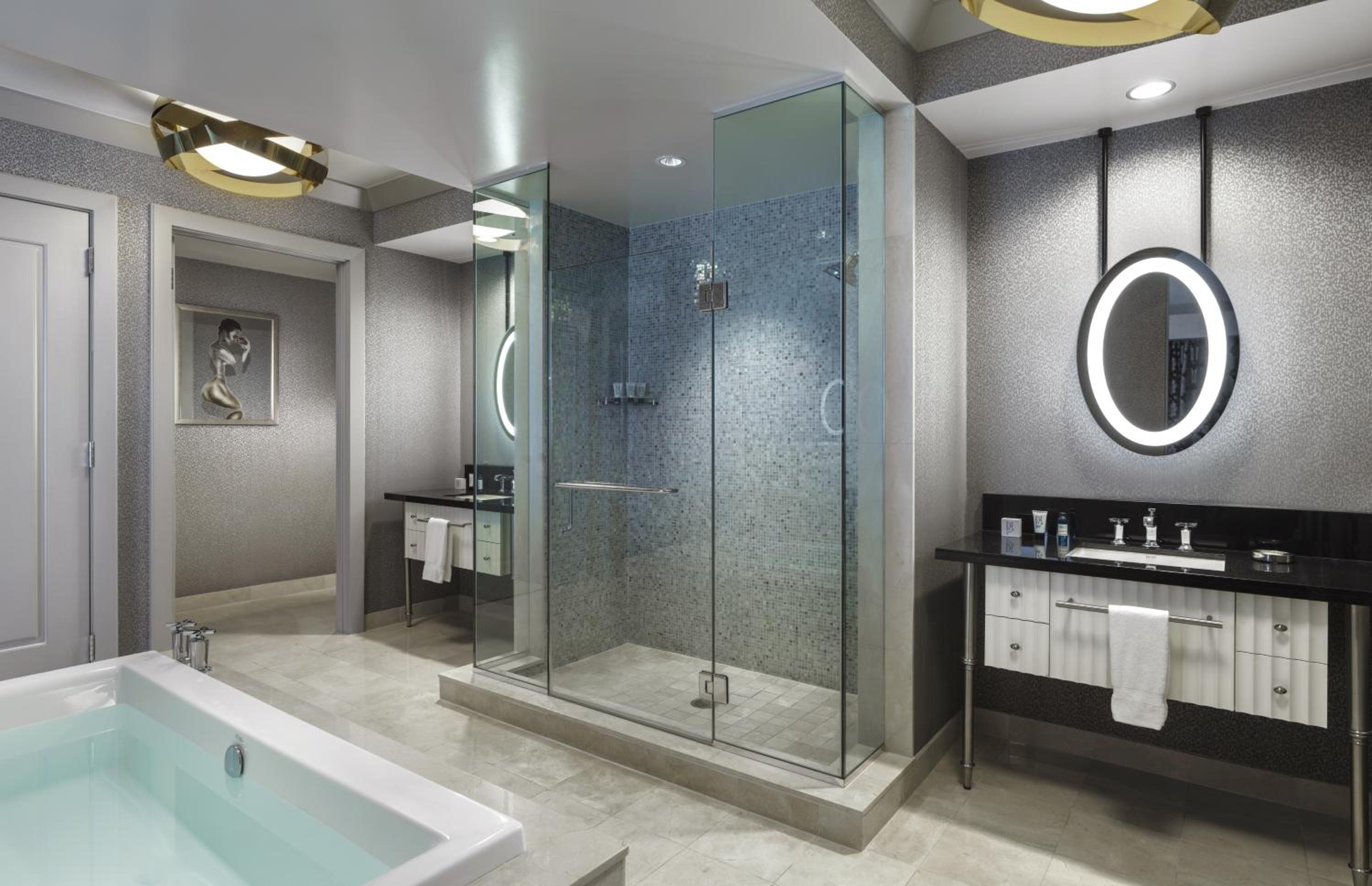 Wraparound Terrace Suite - Photo 3