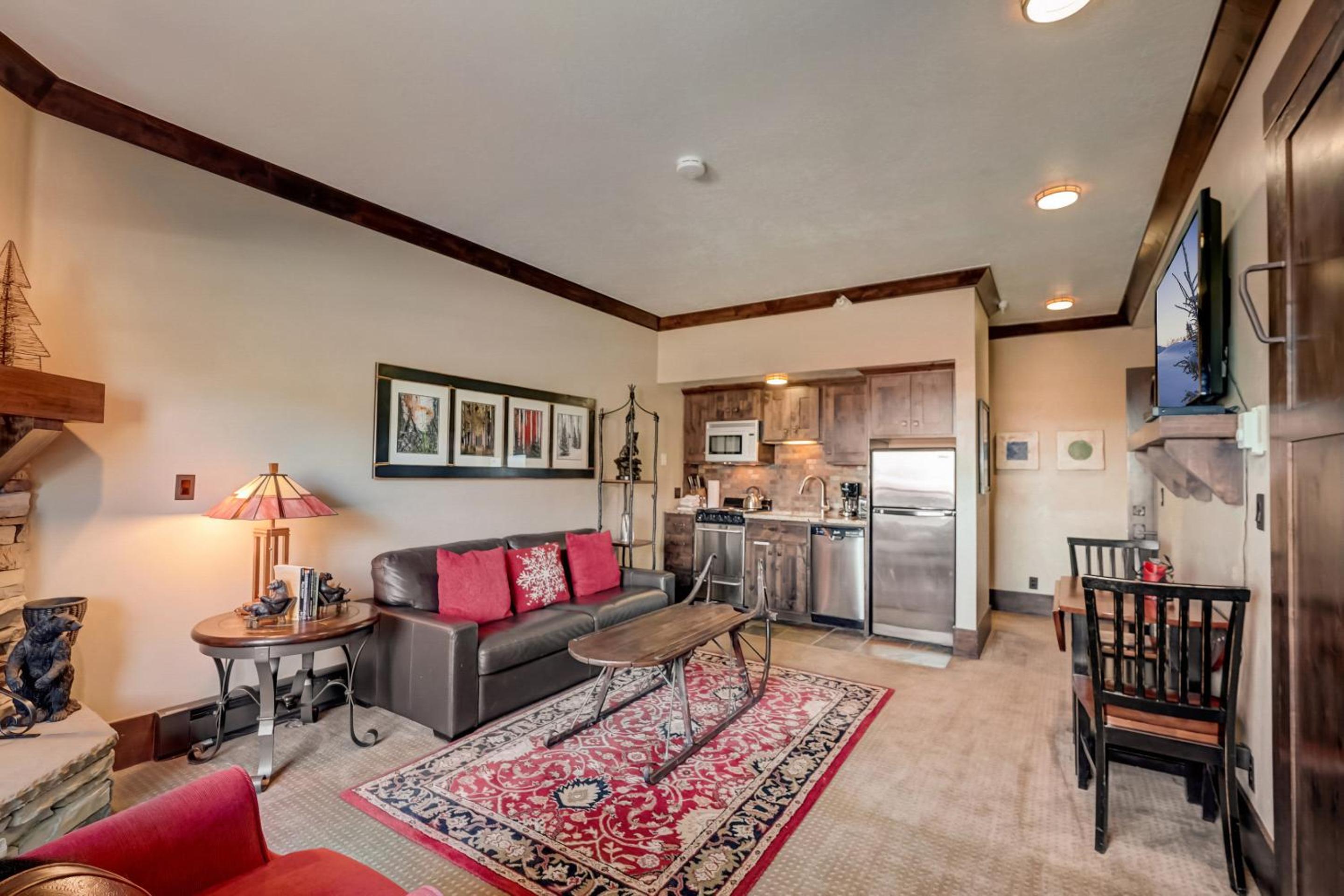 1 Bedroom with Kitchenette - Photo 24