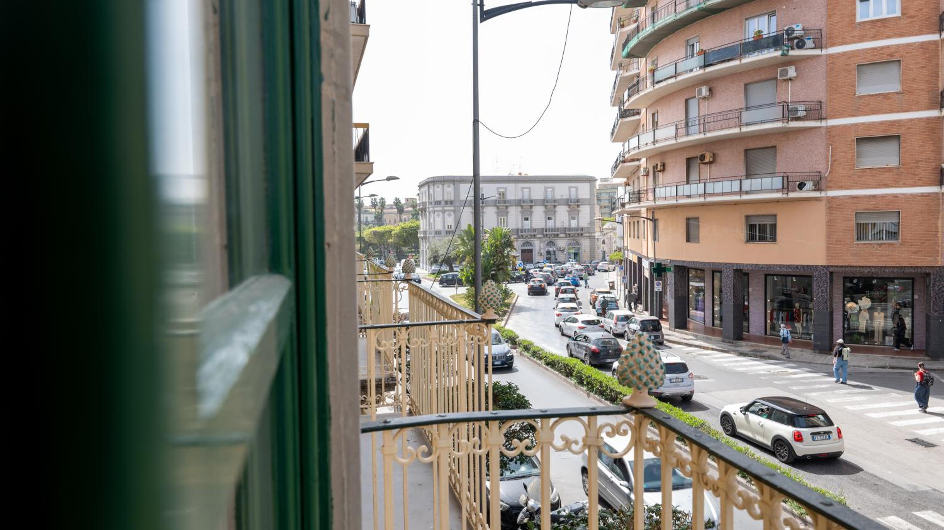 Double Room with Balcony - Photo 4