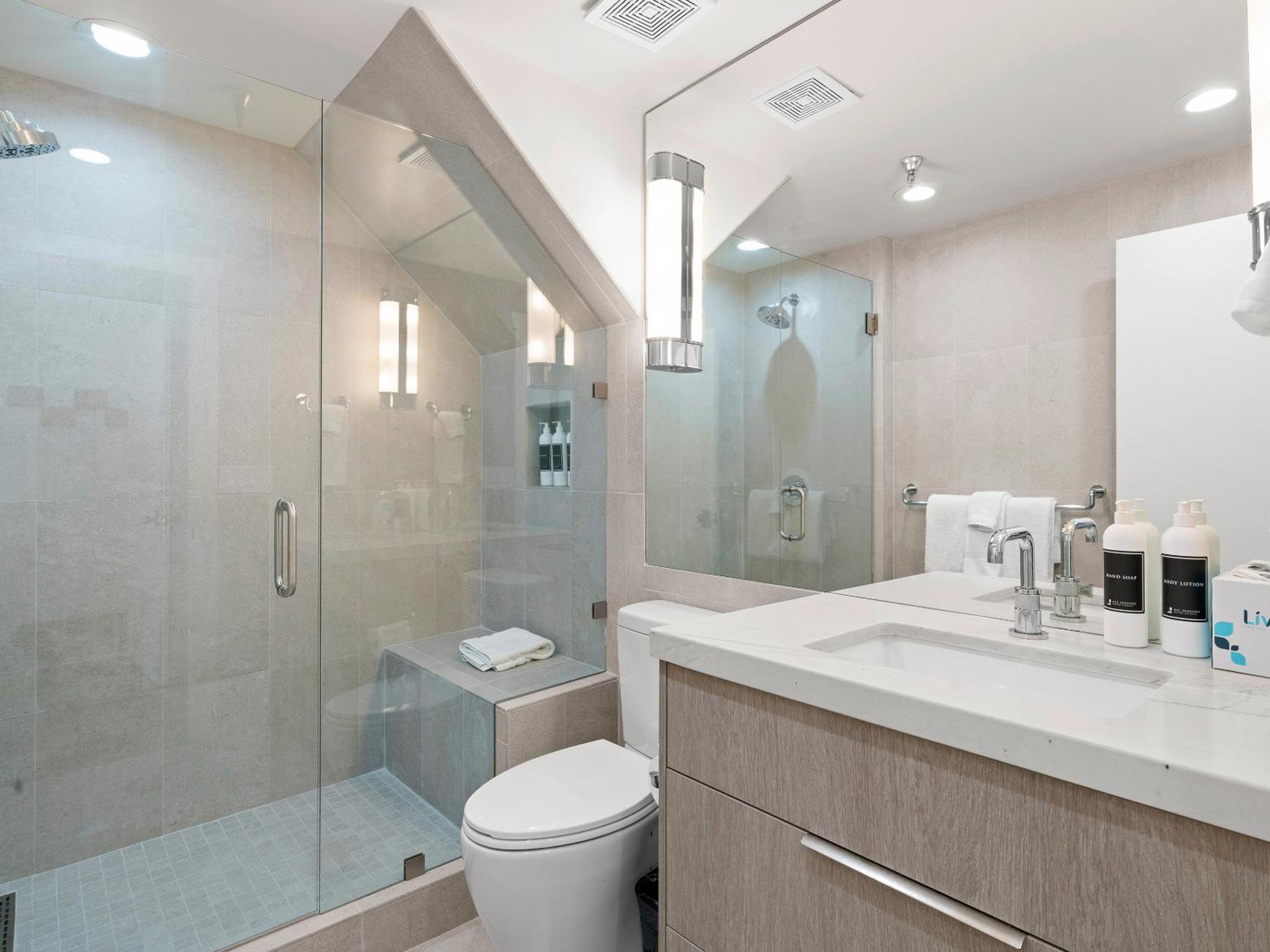 1 Bedroom with Kitchenette Plus Loft - Photo 15