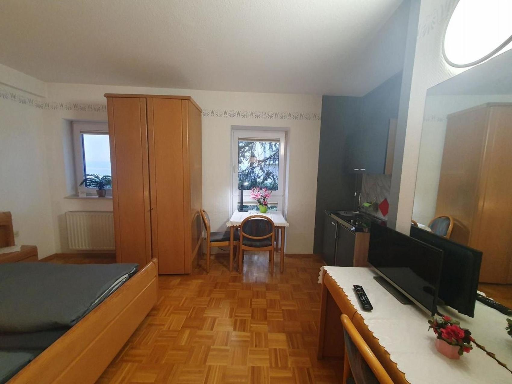 Apartment photo 2
