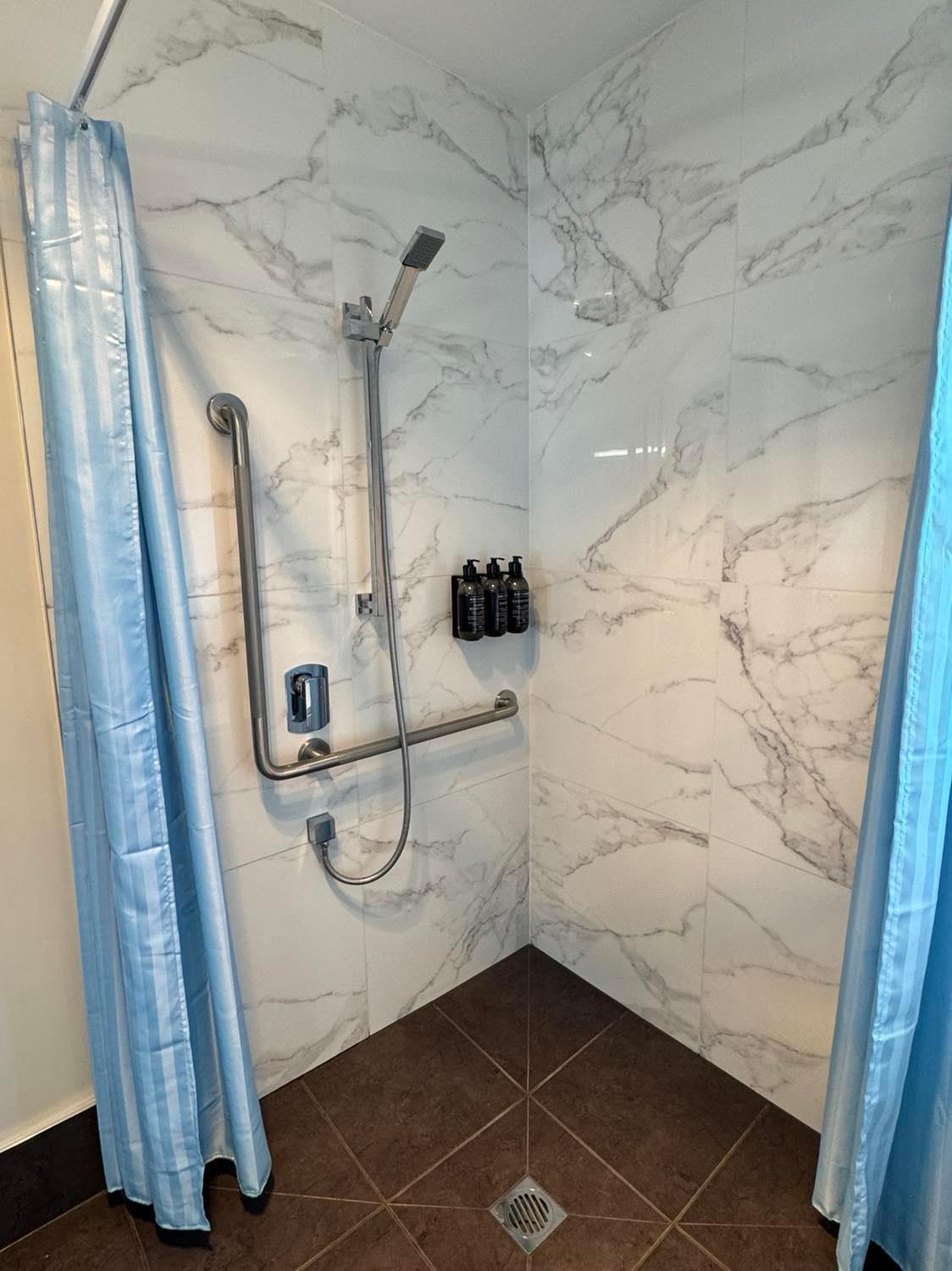 Two Bedroom Suite - Photo 4