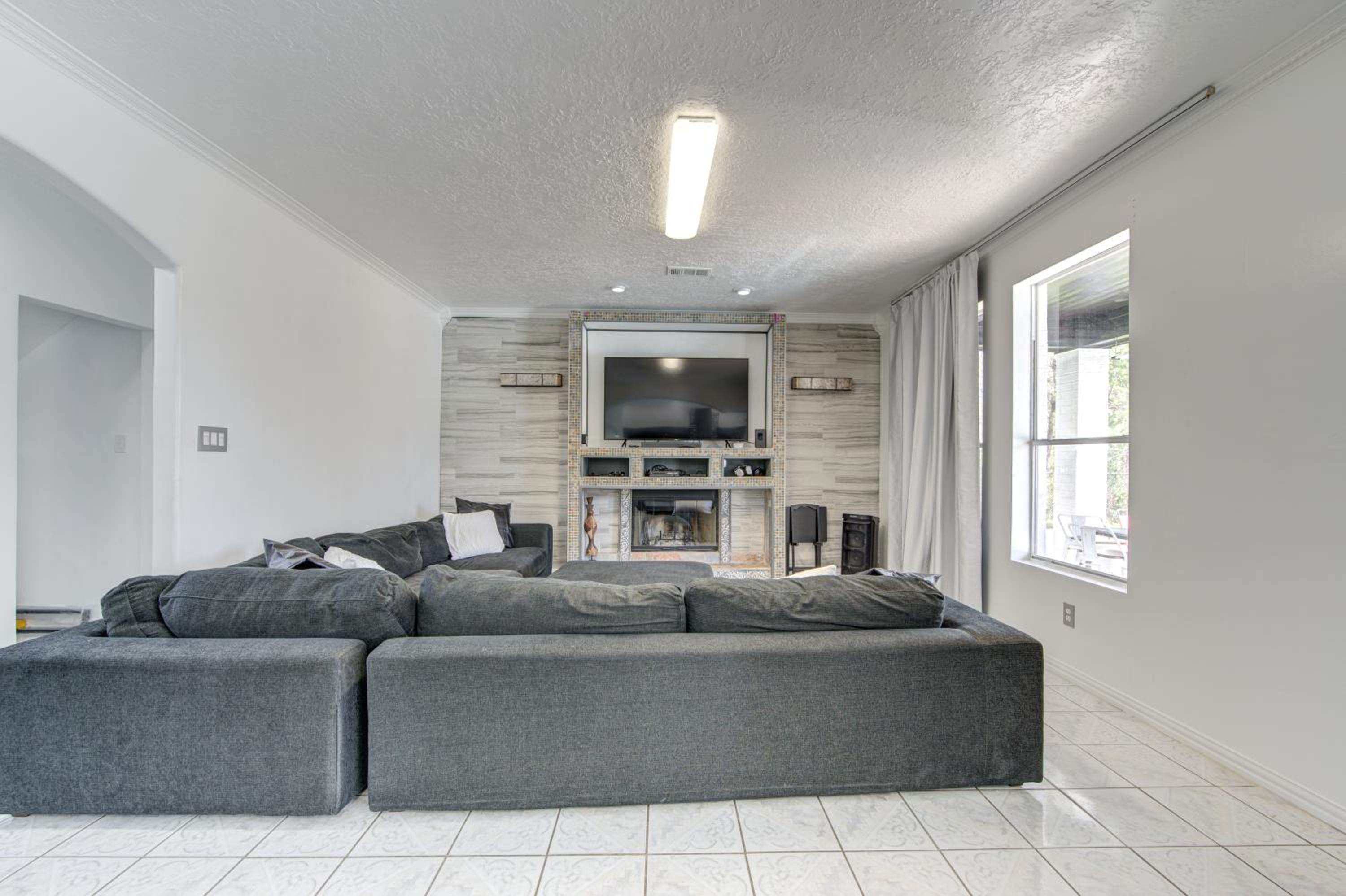 Seven-Bedroom House photo 1