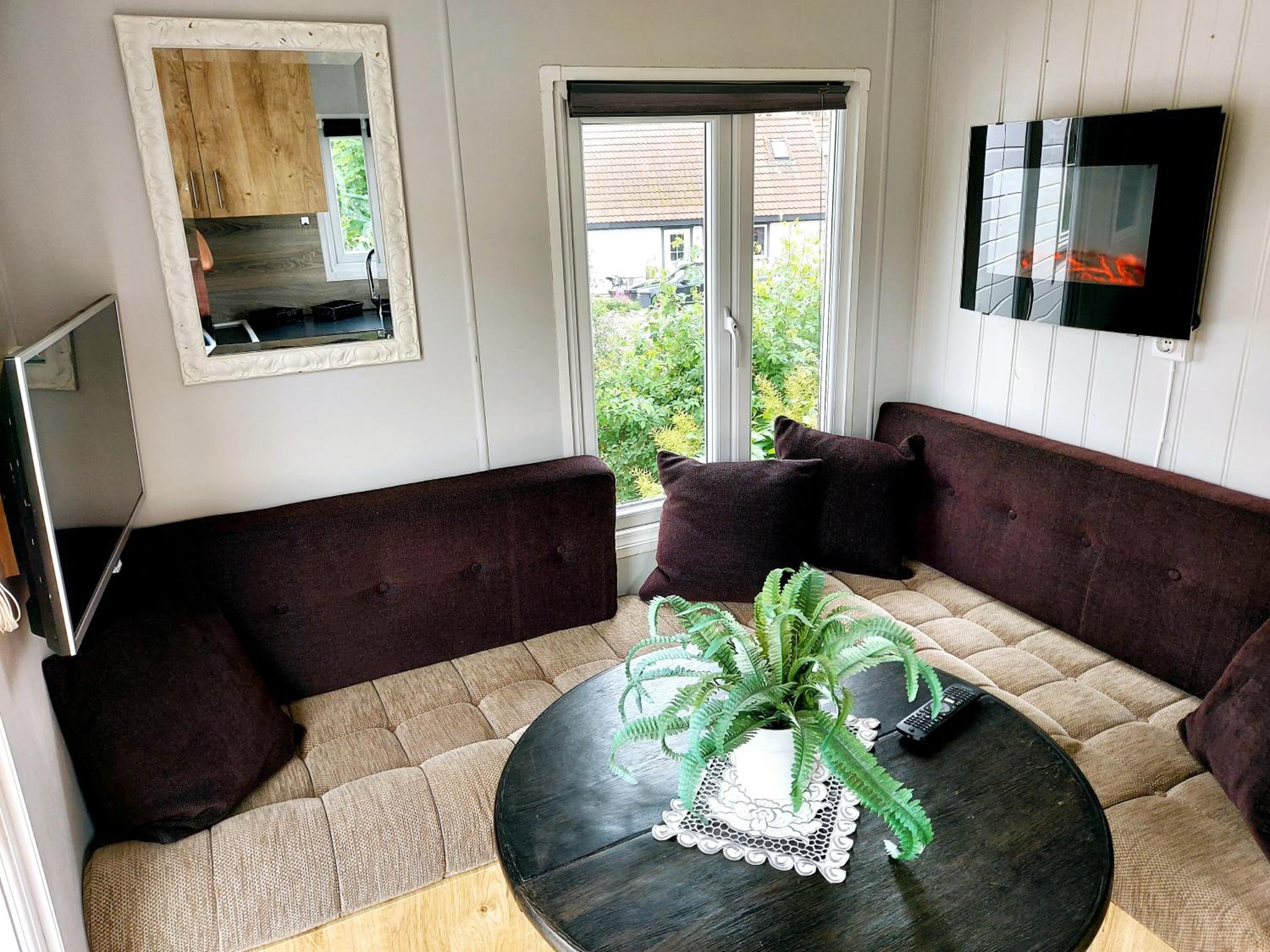 One-Bedroom House photo 2