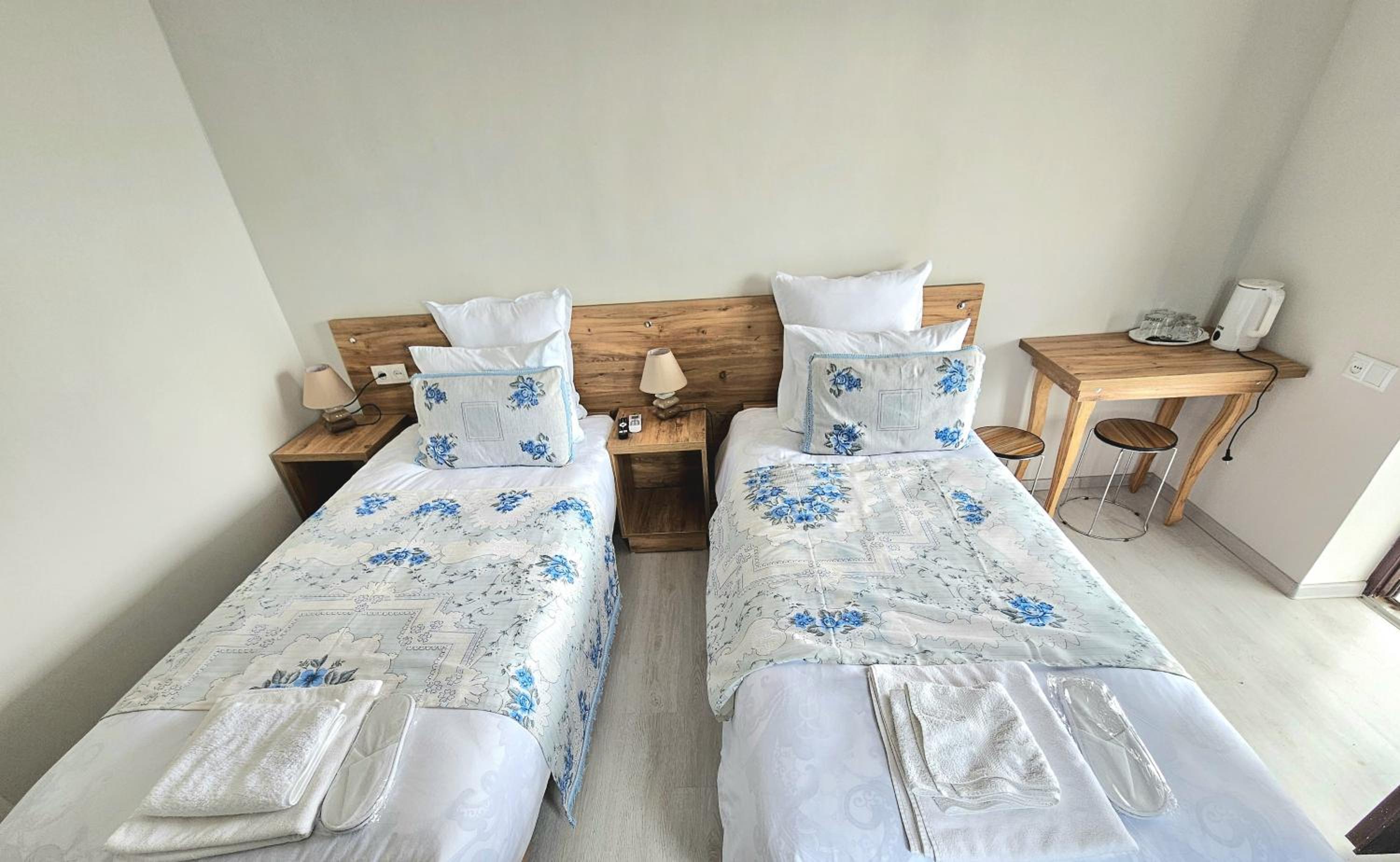 Double or Twin Room with Private Bathroom photo 1