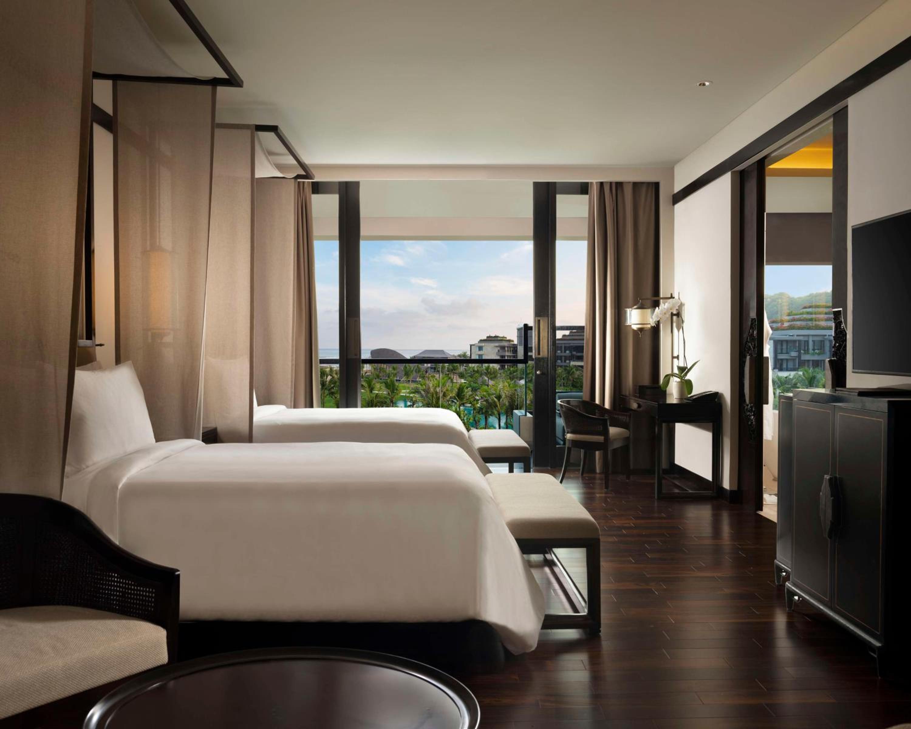 Grand Deluxe Ocean Court Twin - Photo 3