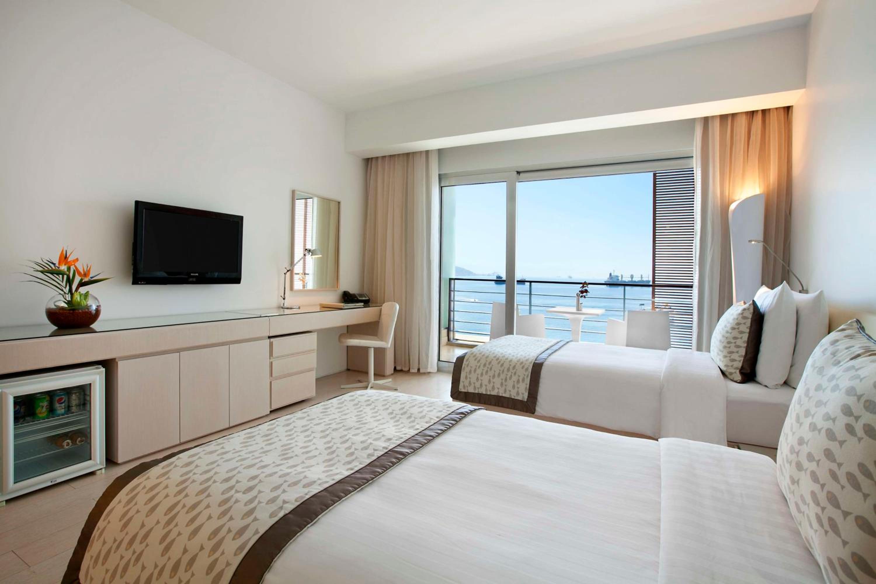 Sea View Premier Club Room (Twin Bed)