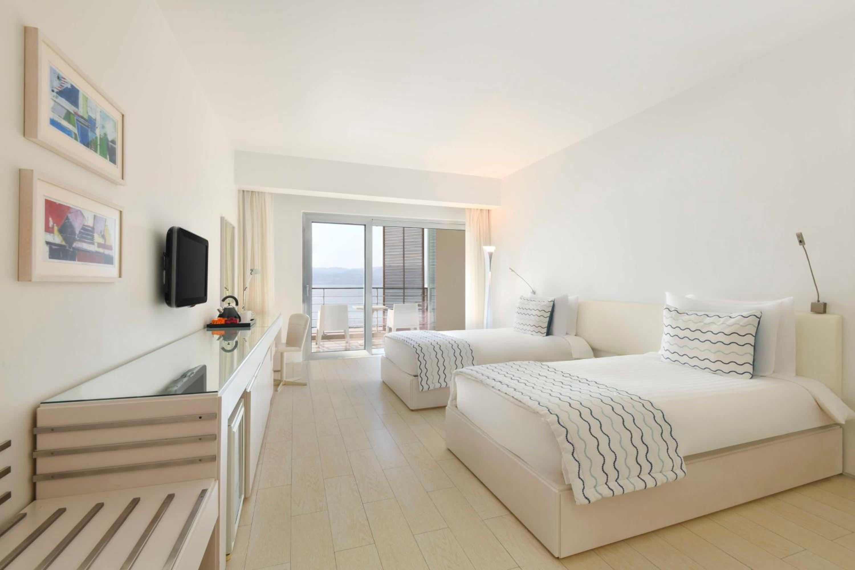 Sea View Panoramic Club Room (Twin Bed)
