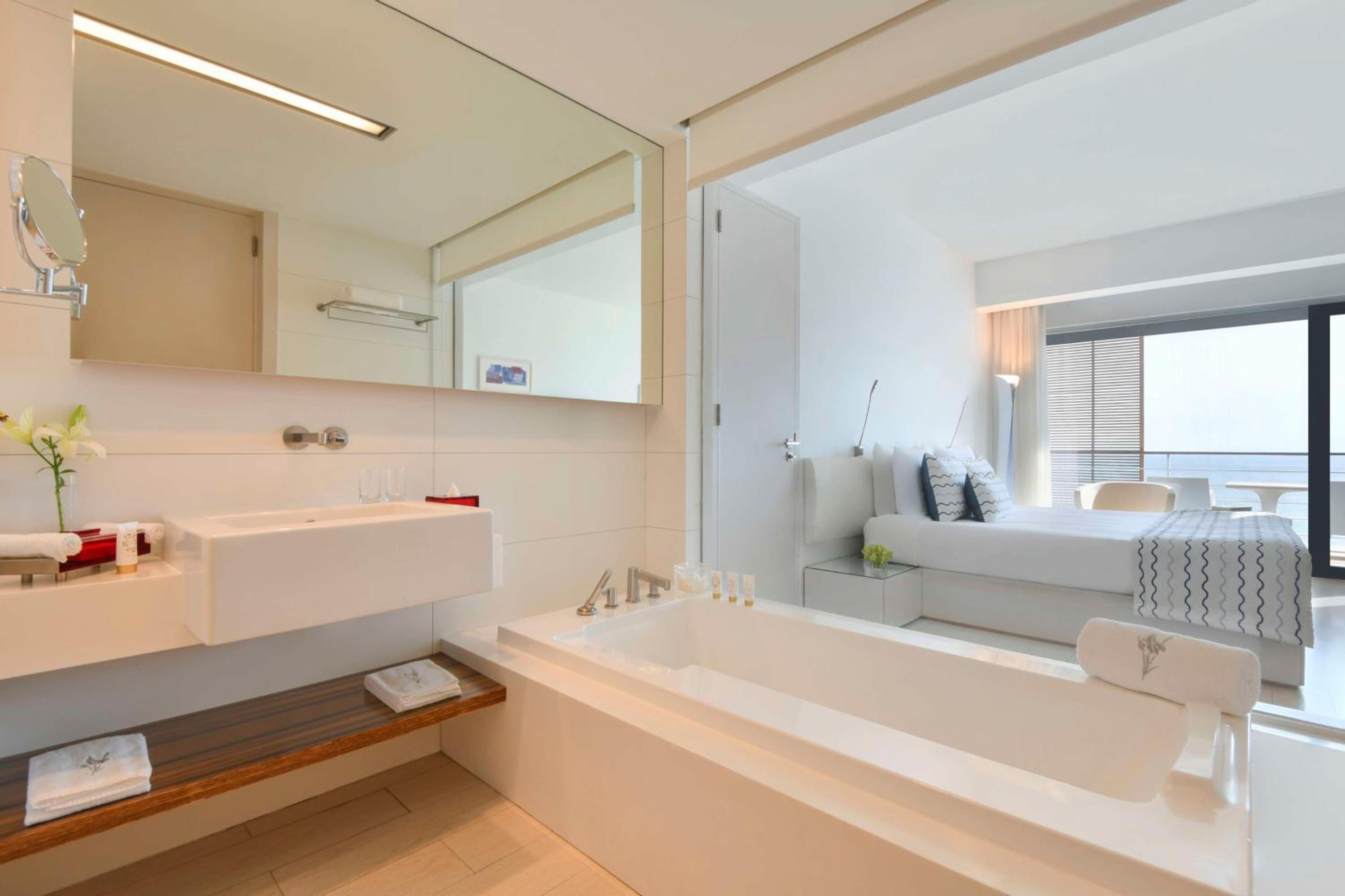 Sea View Premier Club Room (King Bed)