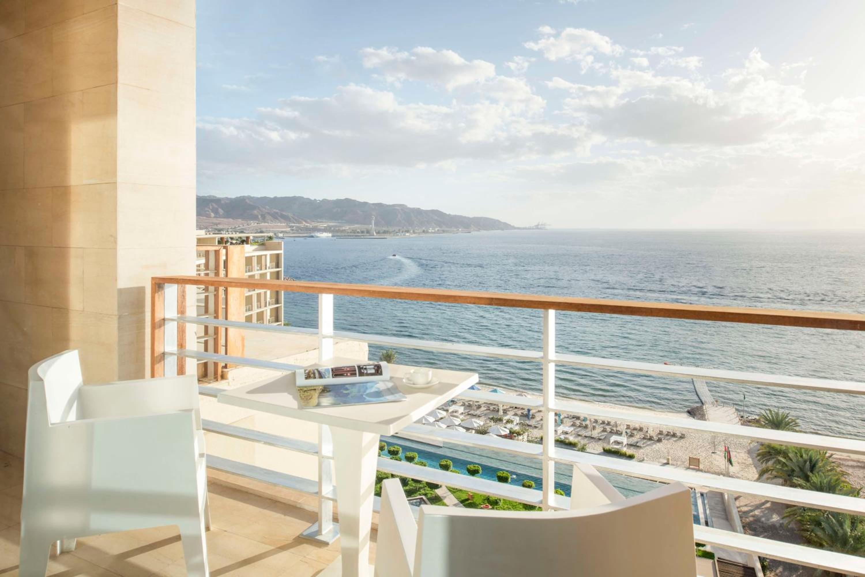 Sea View Junior Suite (King Size Bed) photo 2