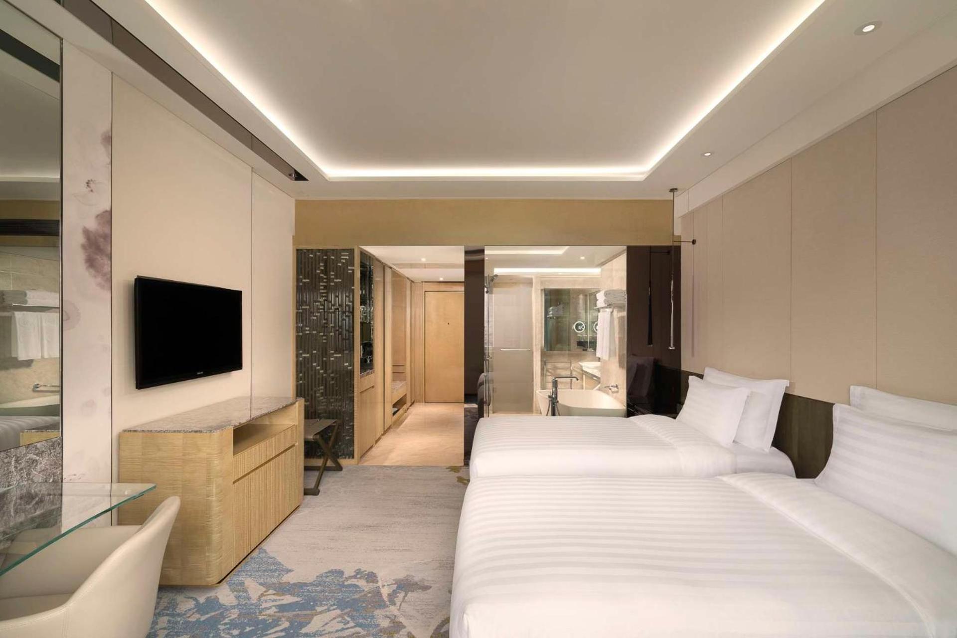Deluxe River View Room Twin