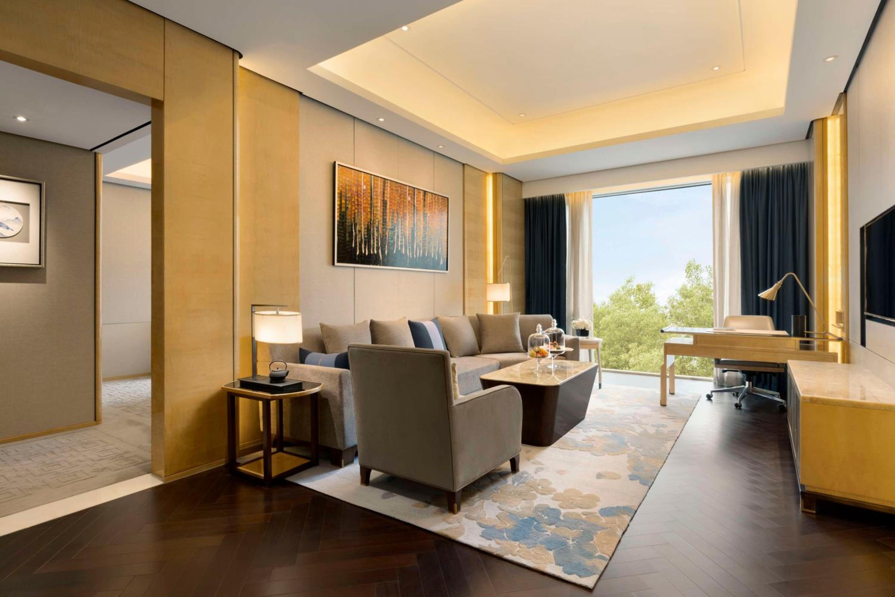 Executive Suite - Enjoy Free Executive Benefits