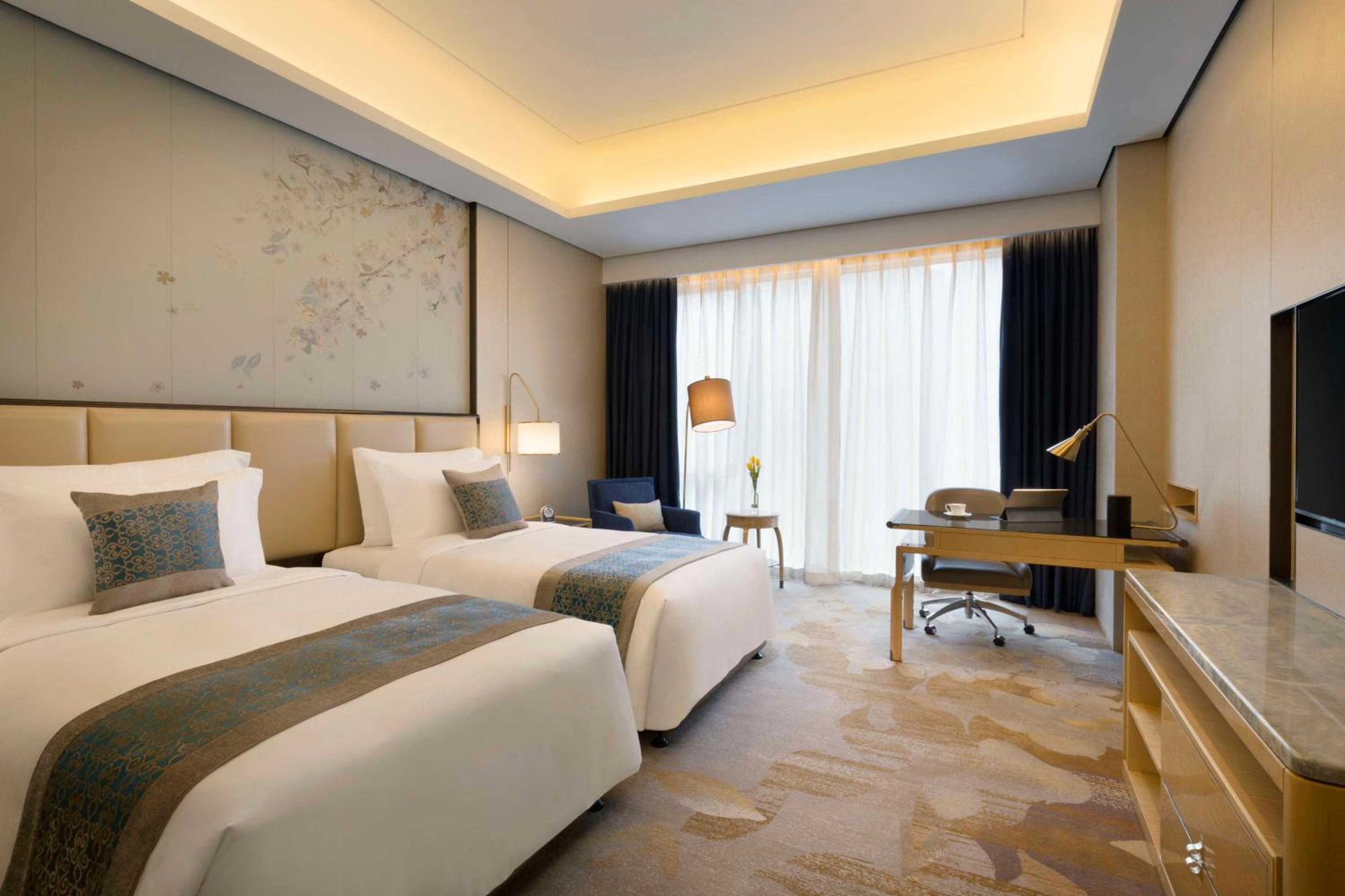 Deluxe Twin Room City View