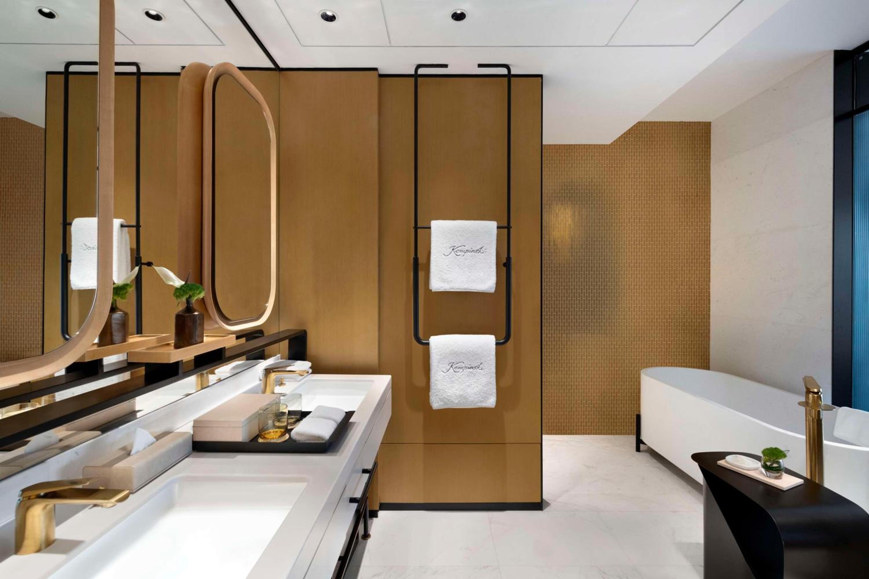 Deluxe Suite - Photo 5