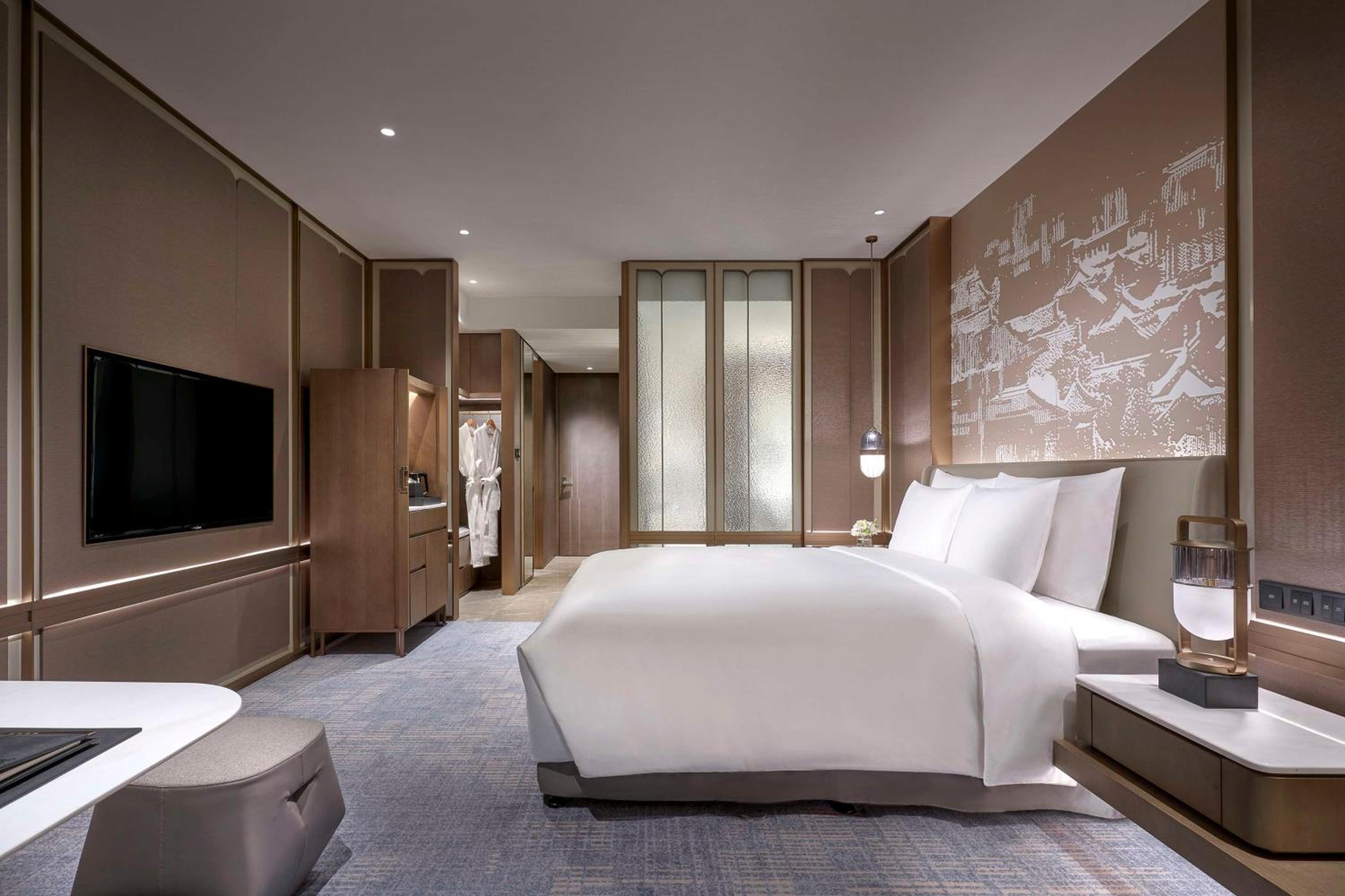 Executive Deluxe King Room
