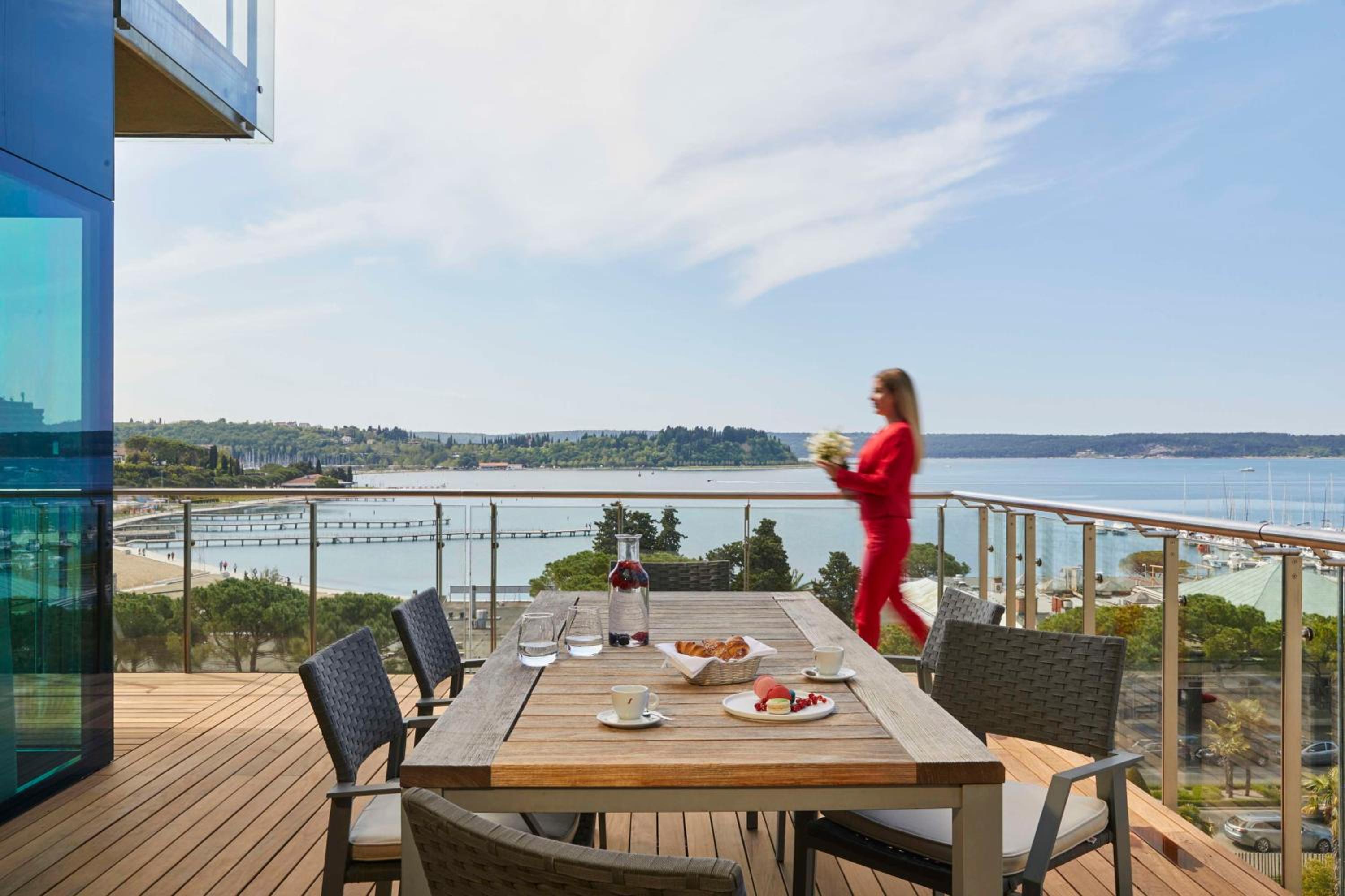 Balcony & Terrace