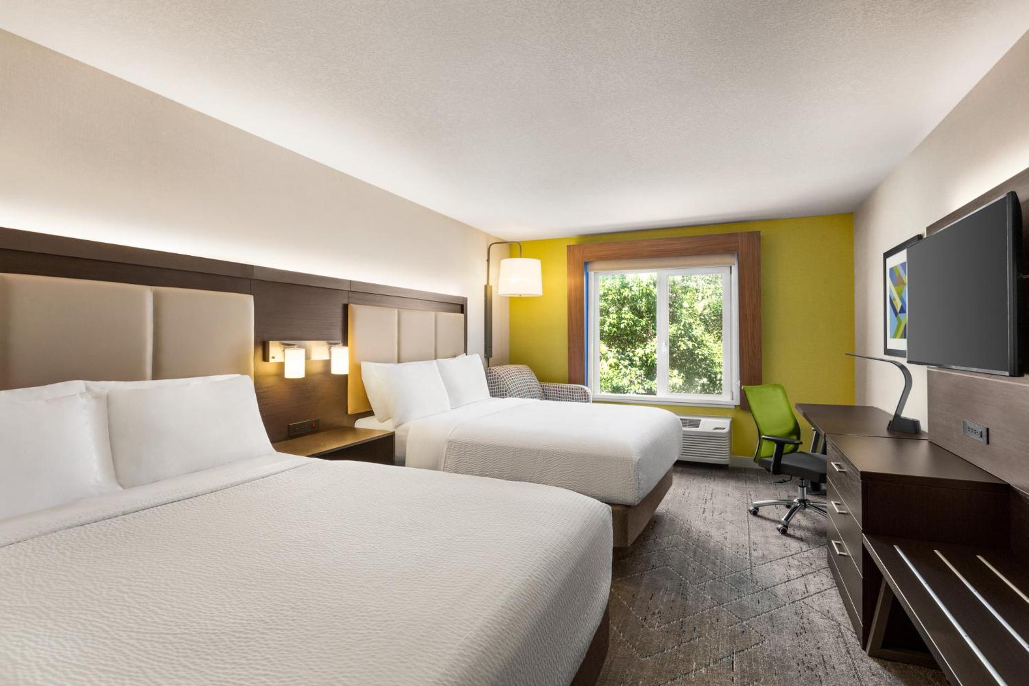 Standard Queen Room with Two Queen Beds