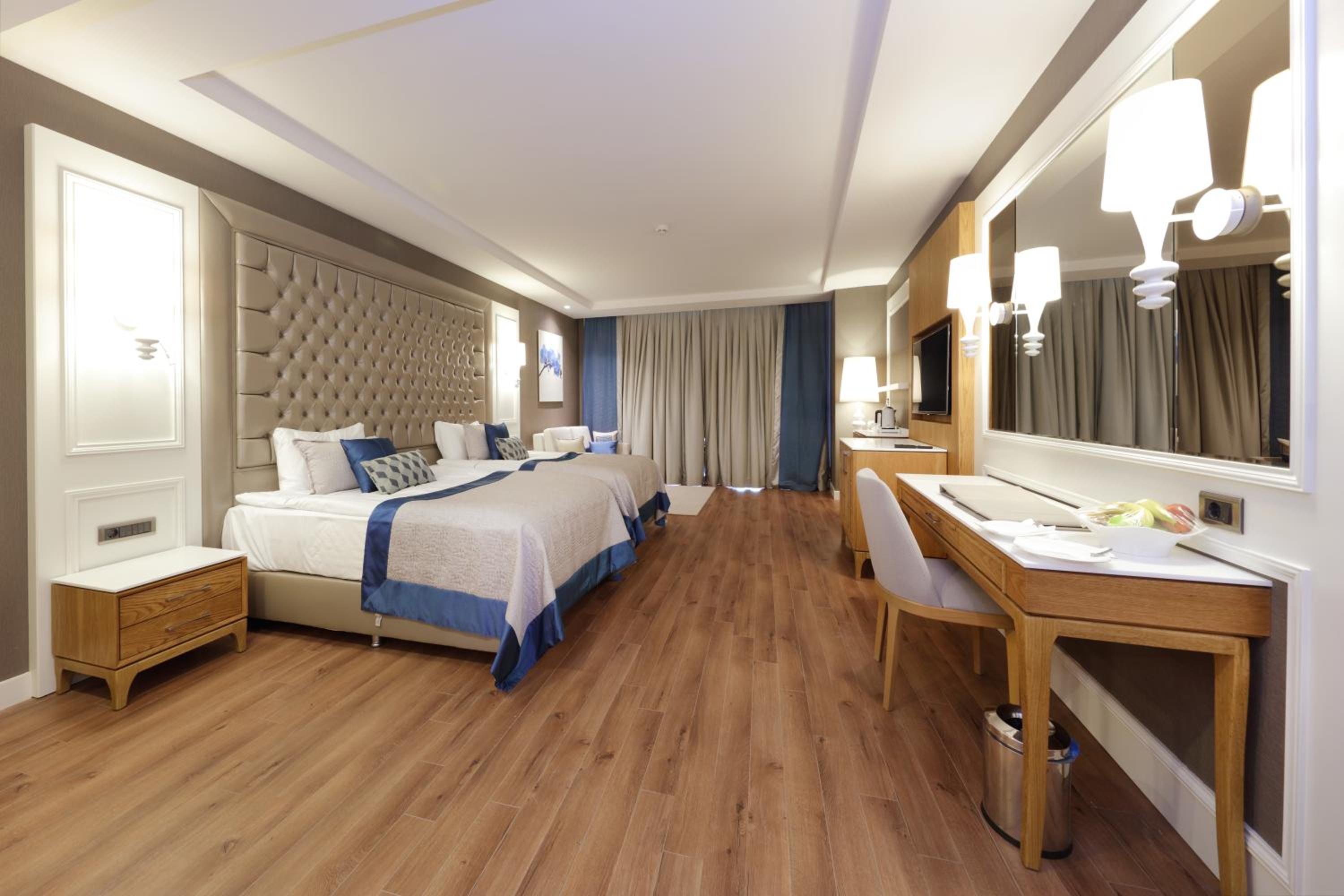 Deluxe Room with Sea View