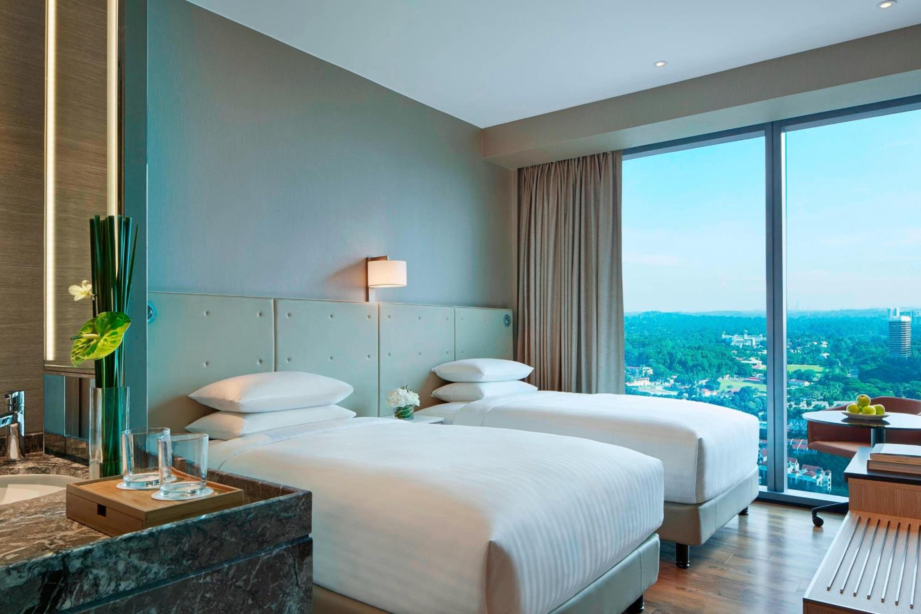 Premier Guest Room, 2 Twin, Skyline View, High Floor