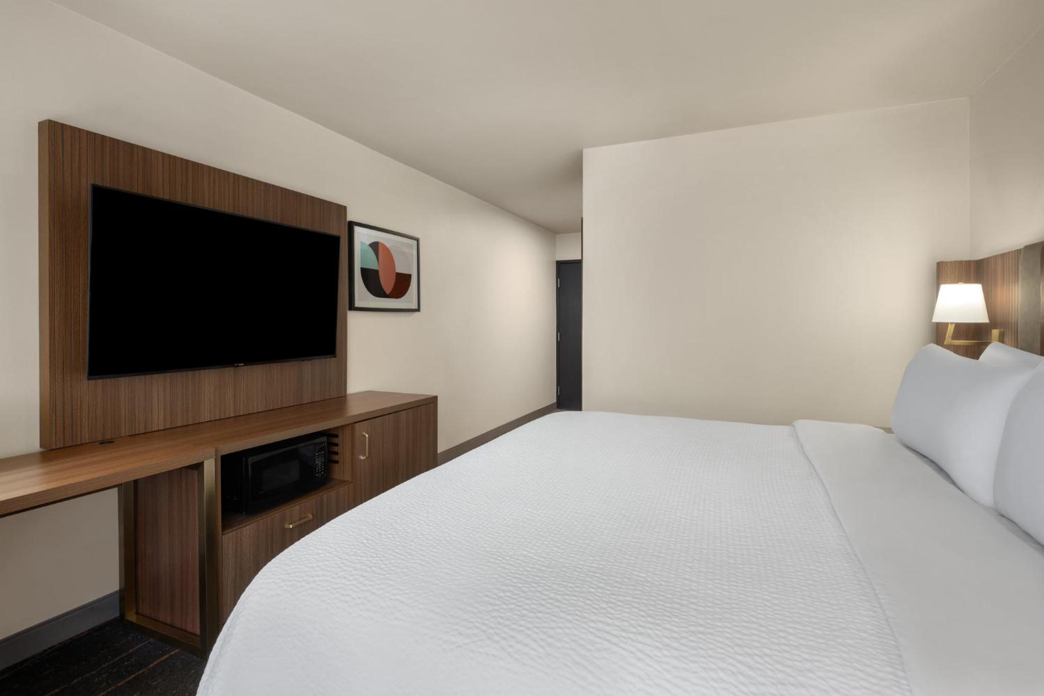 Standard King Room - Photo 1