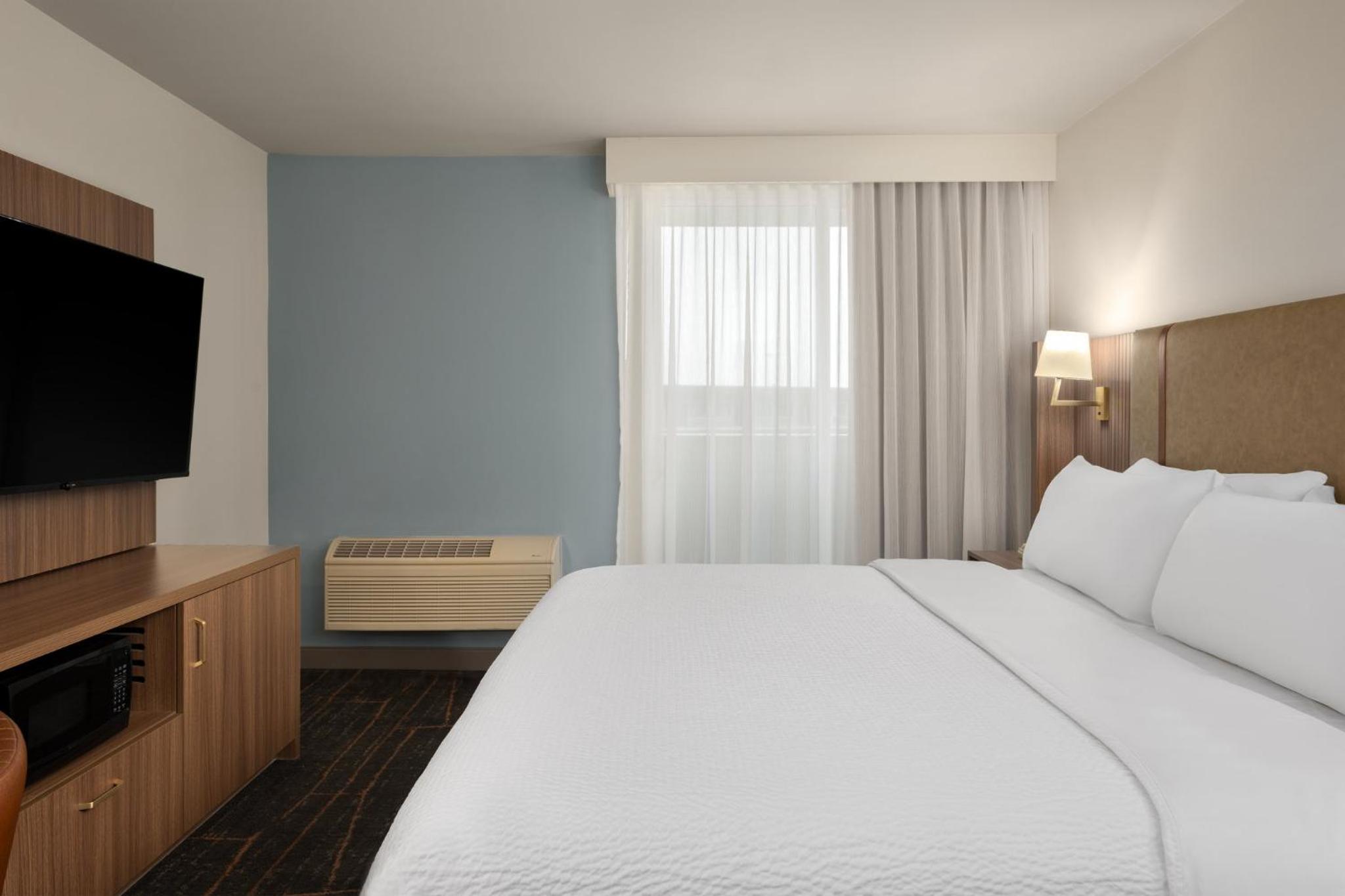 Standard King Room - Photo 2
