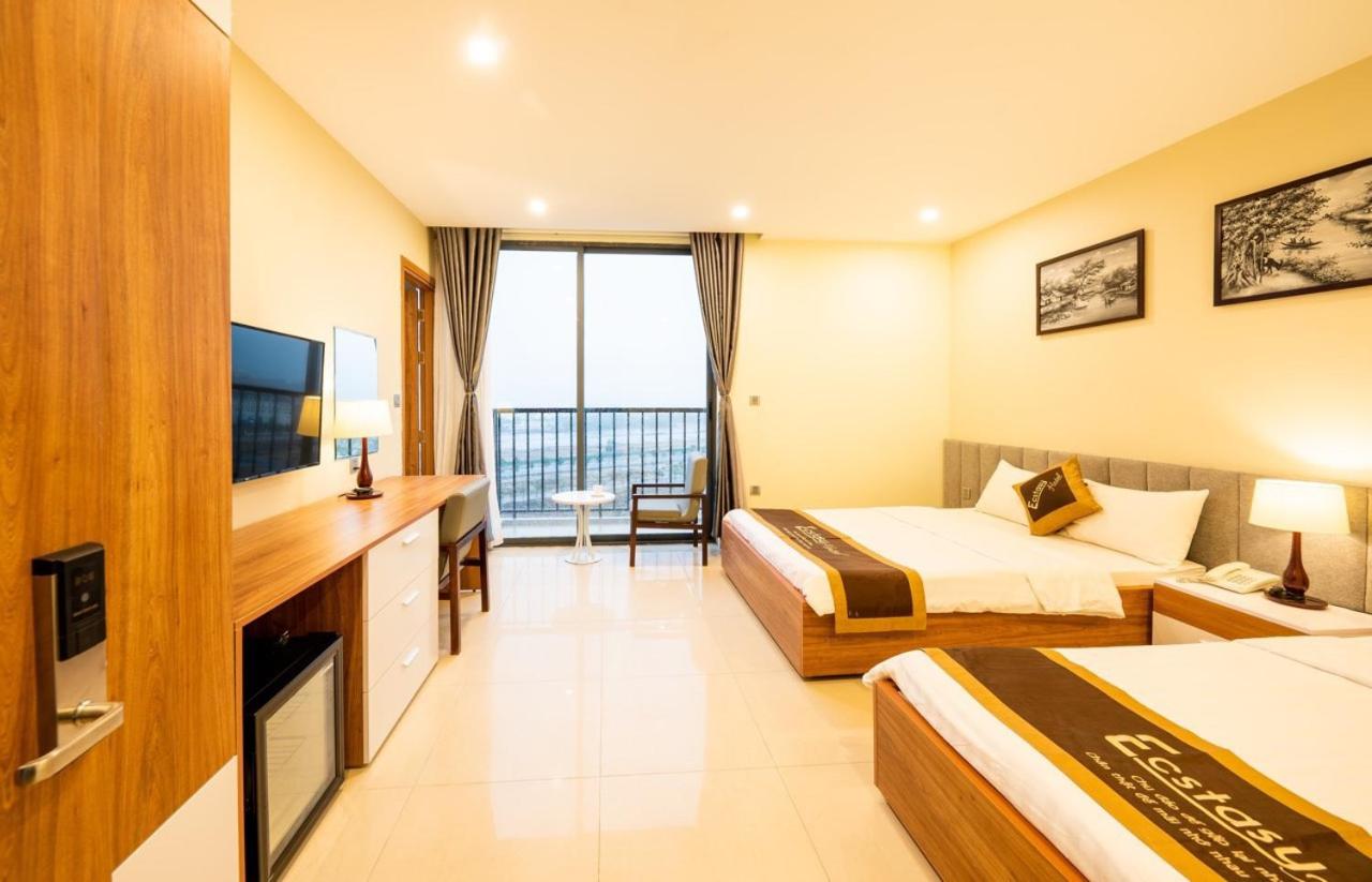 Deluxe Double or Twin Room with City View