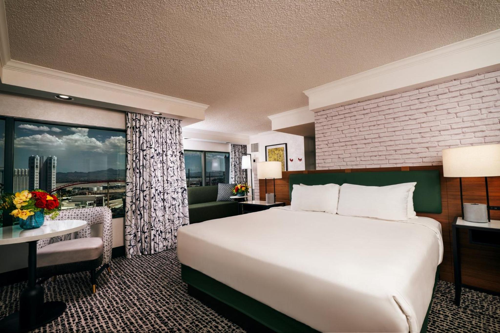One Bedroom Luxury King Suite - Photo 1
